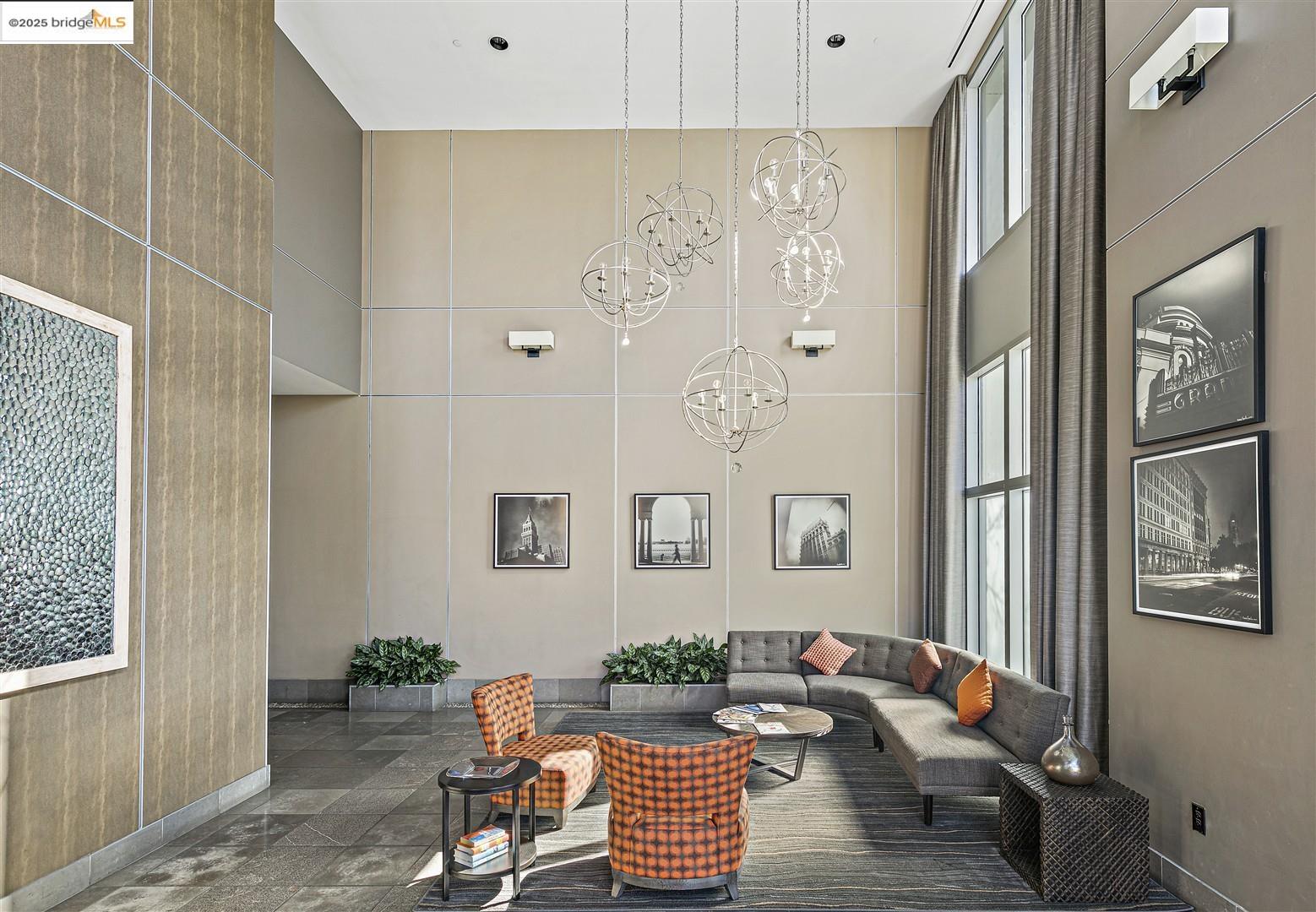 438 W Grand # 523
