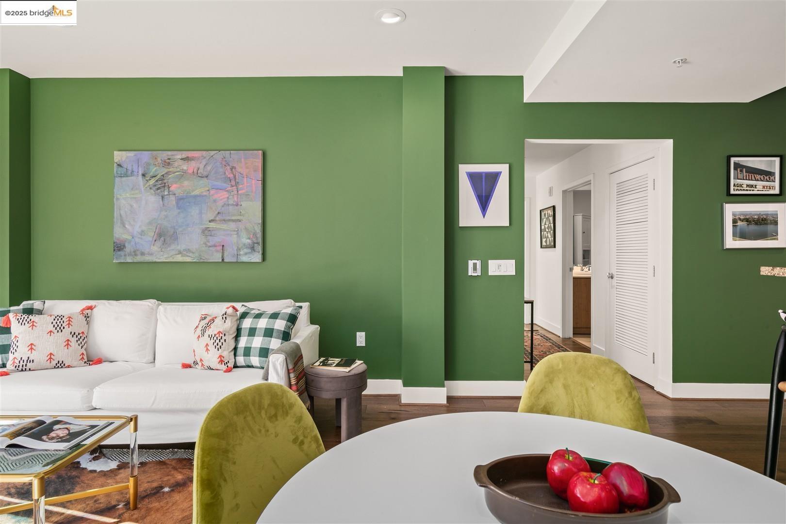 438 W Grand # 523
