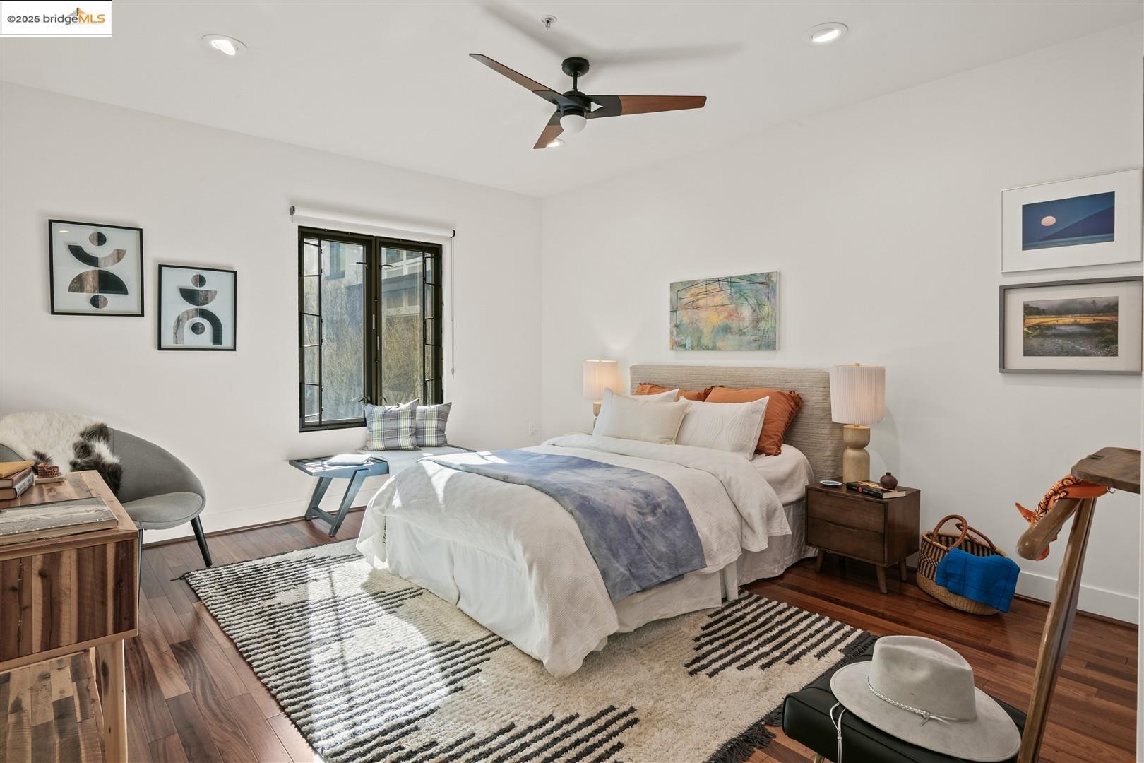 438 W Grand # 523