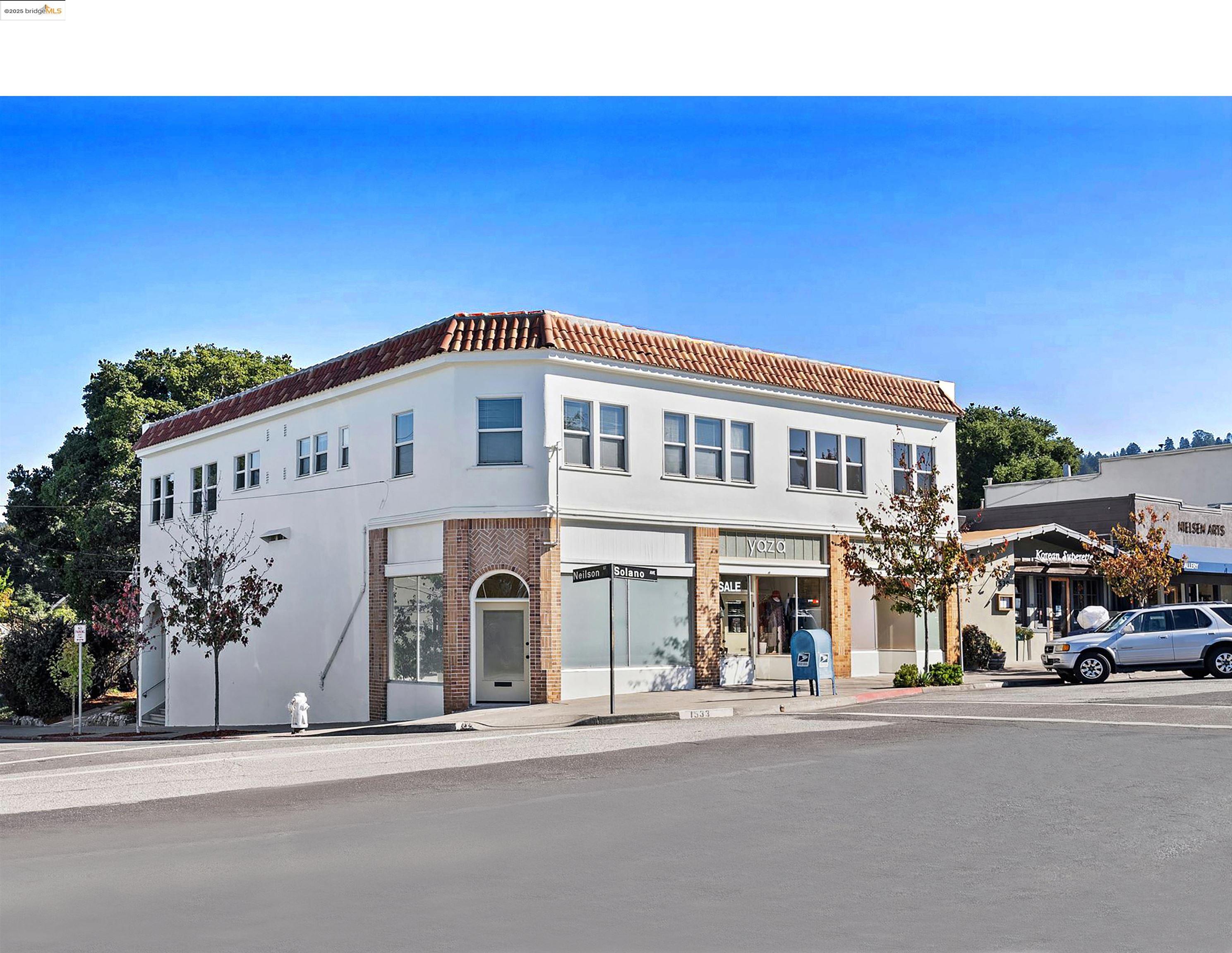 893 Neilson Street