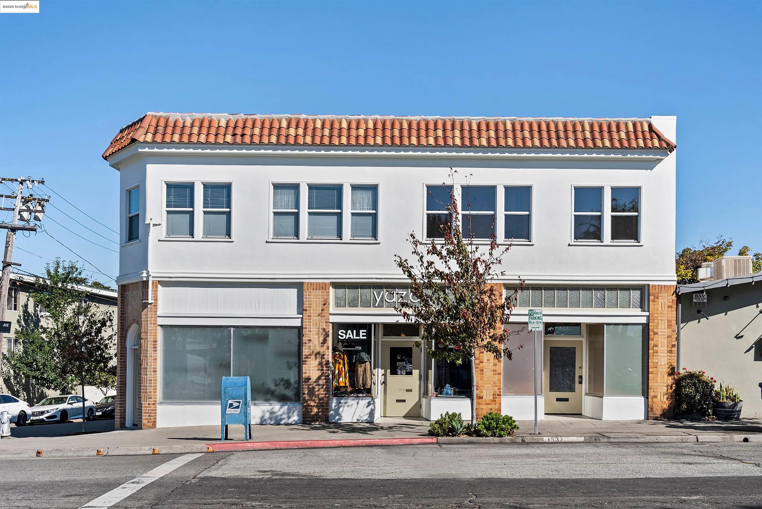 893 Neilson Street