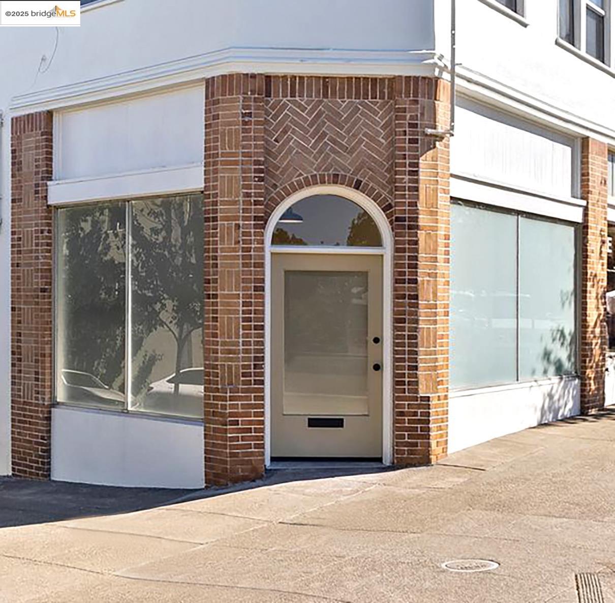 893 Neilson Street