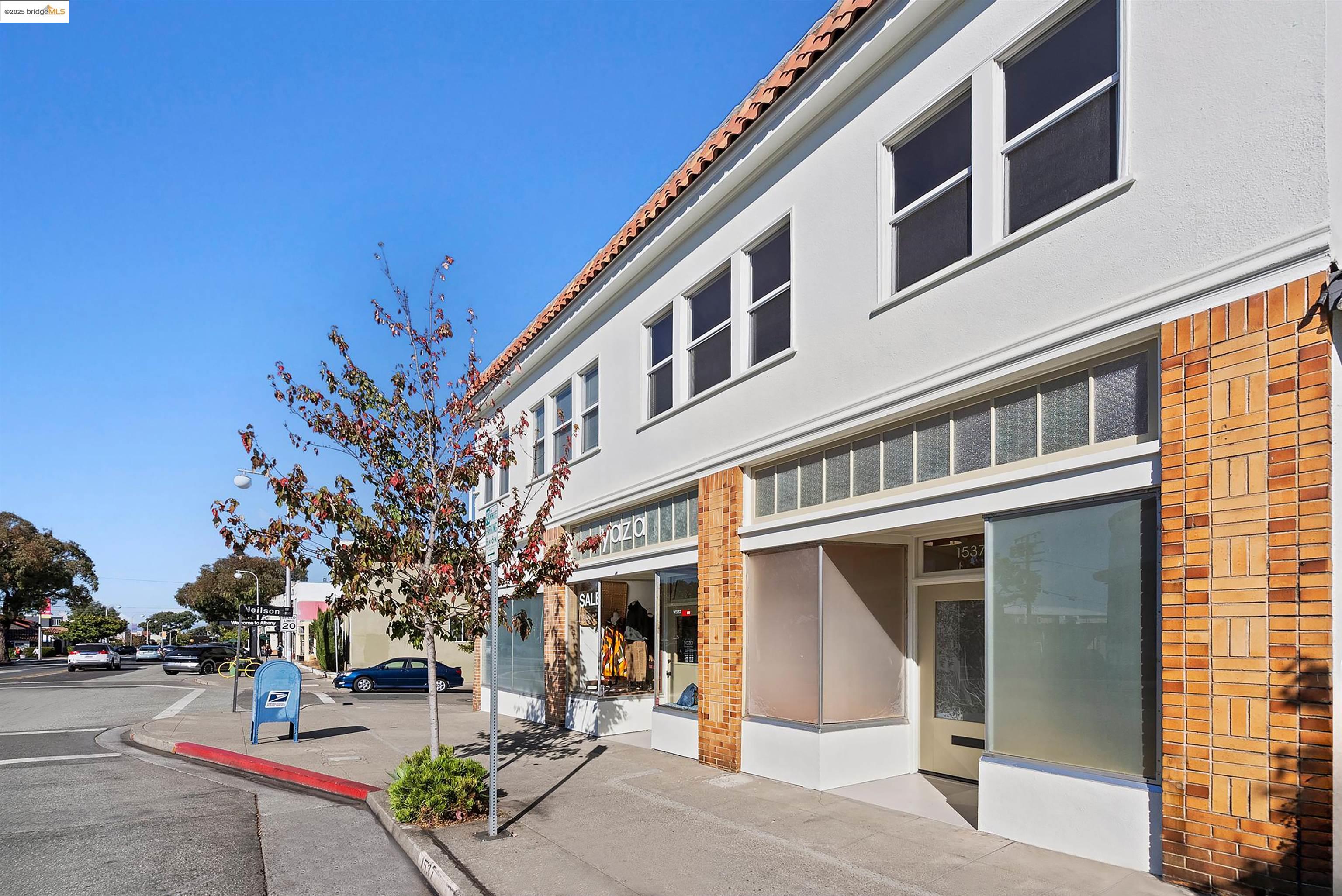 893 Neilson Street