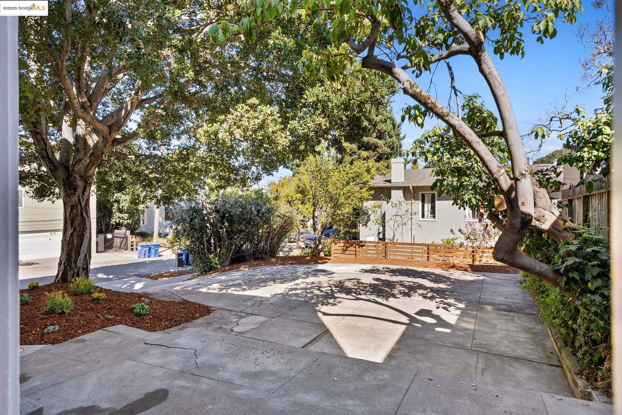 893 Neilson Street