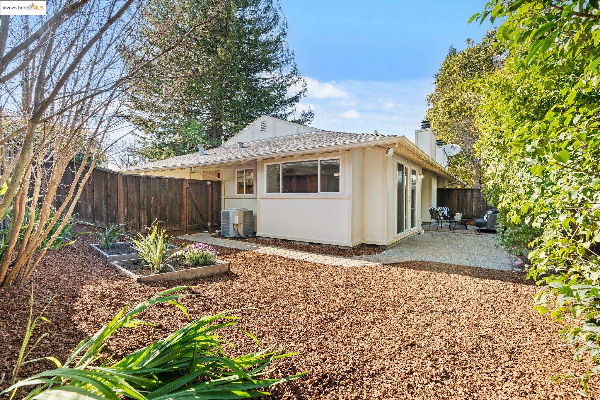 2691 Shadow Mountain Dr