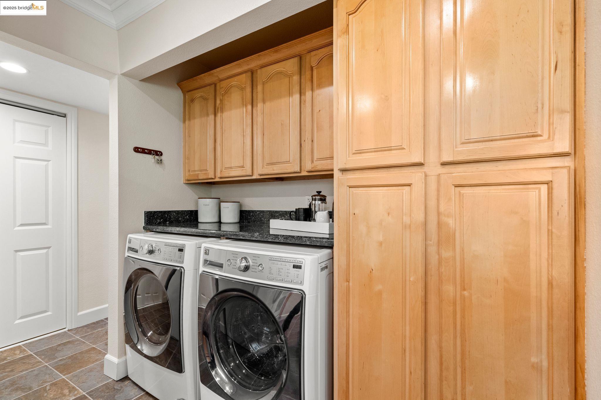 2691 Shadow Mountain Dr