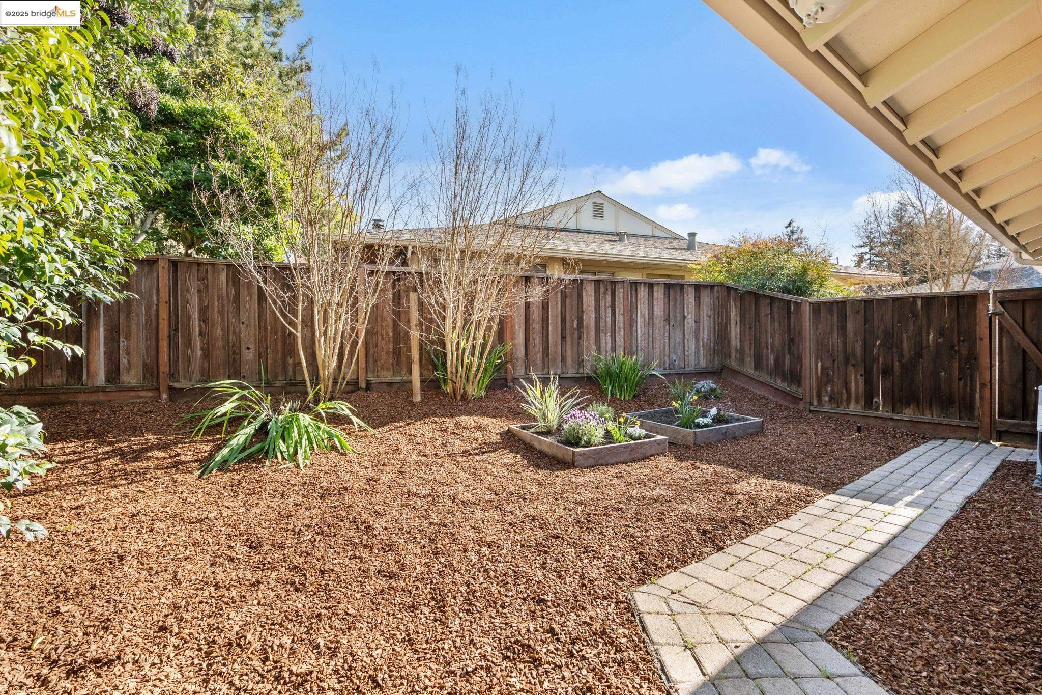 2691 Shadow Mountain Dr