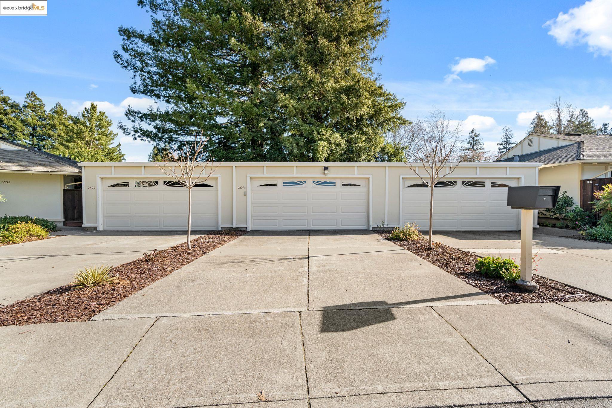 2691 Shadow Mountain Dr