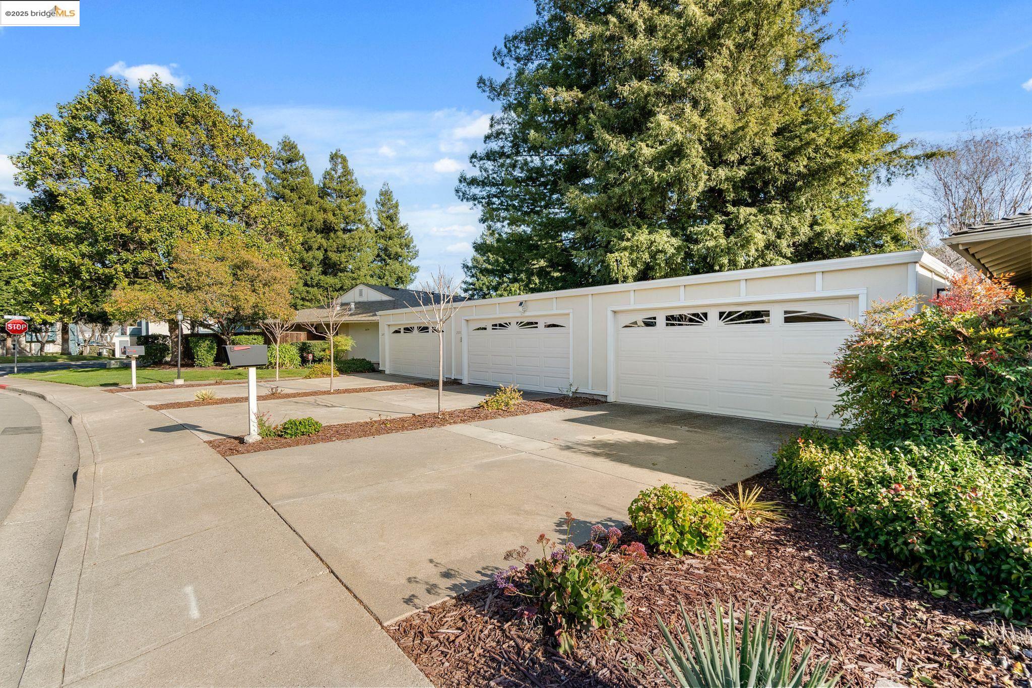 2691 Shadow Mountain Dr