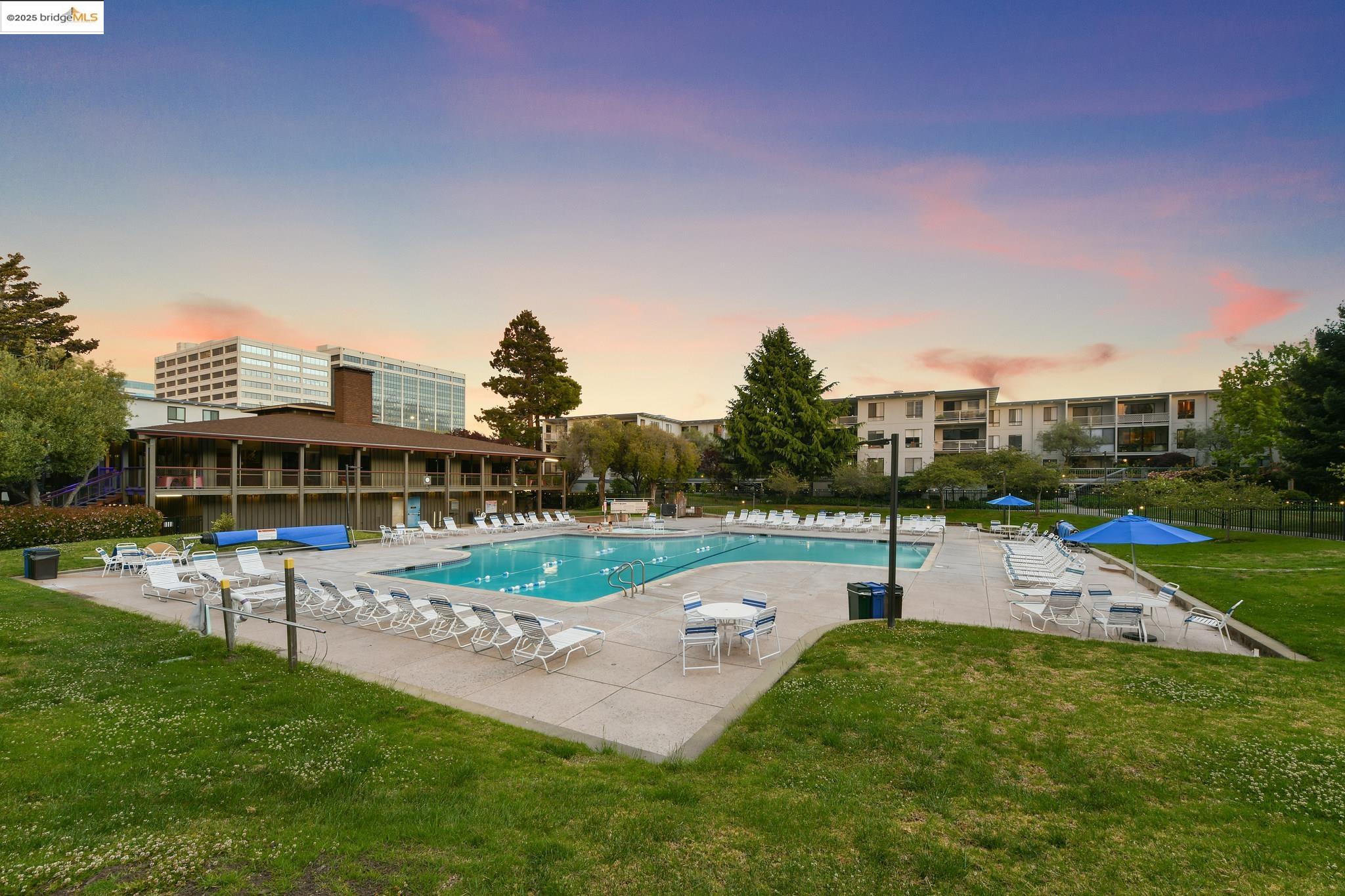 9 Commodore Drive # A404