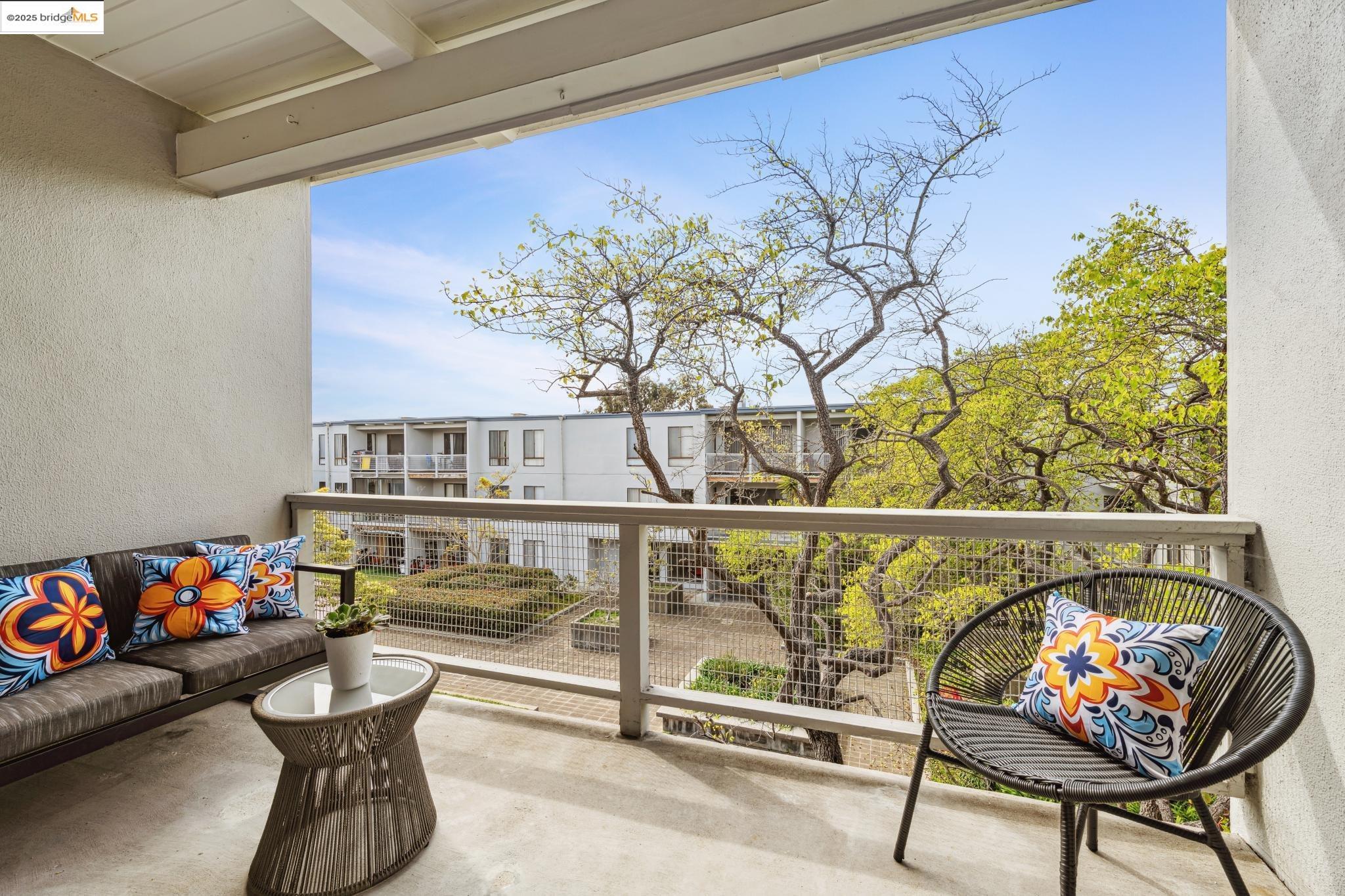 9 Commodore Drive # A404