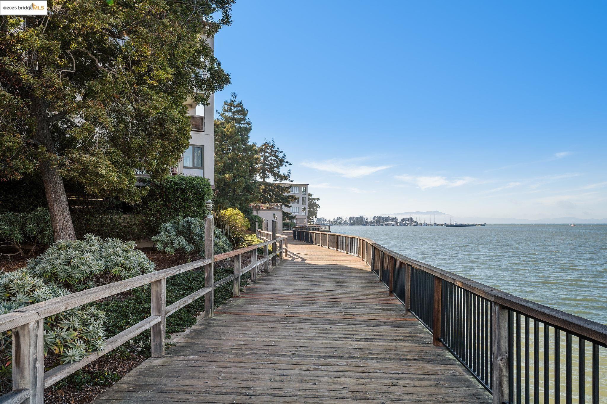 9 Commodore Drive # A404