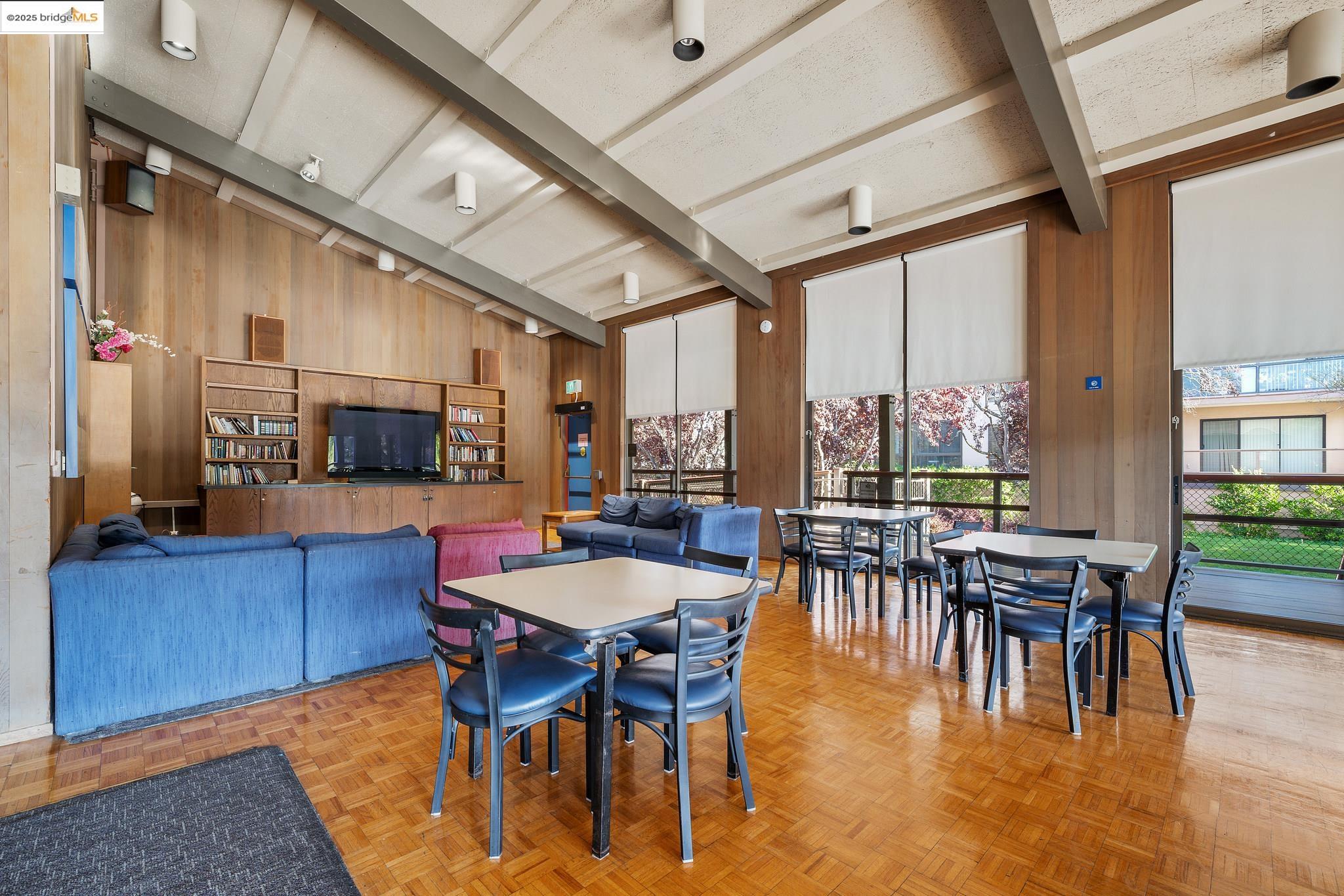 9 Commodore Drive # A404