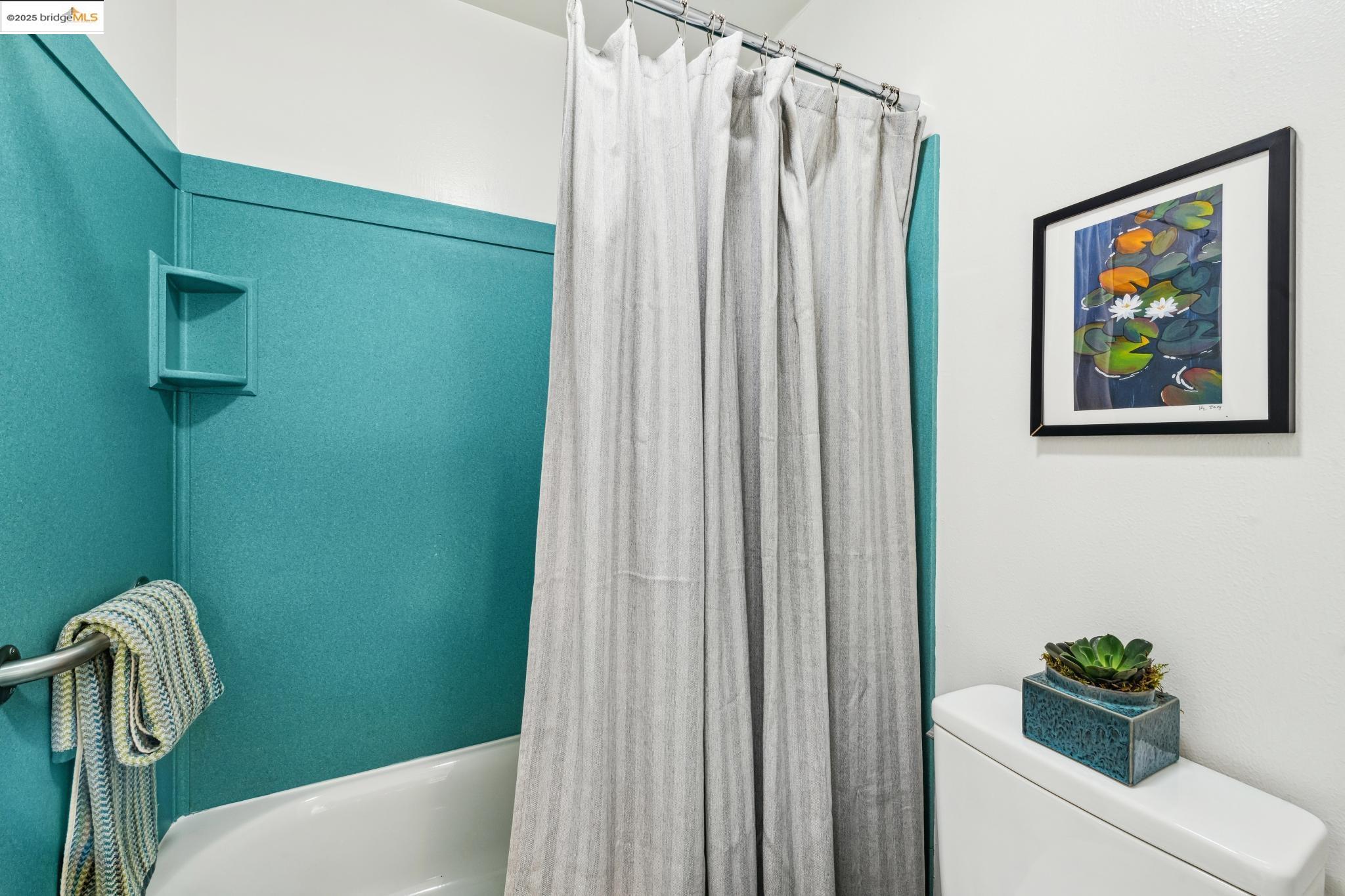 9 Commodore Drive # A404