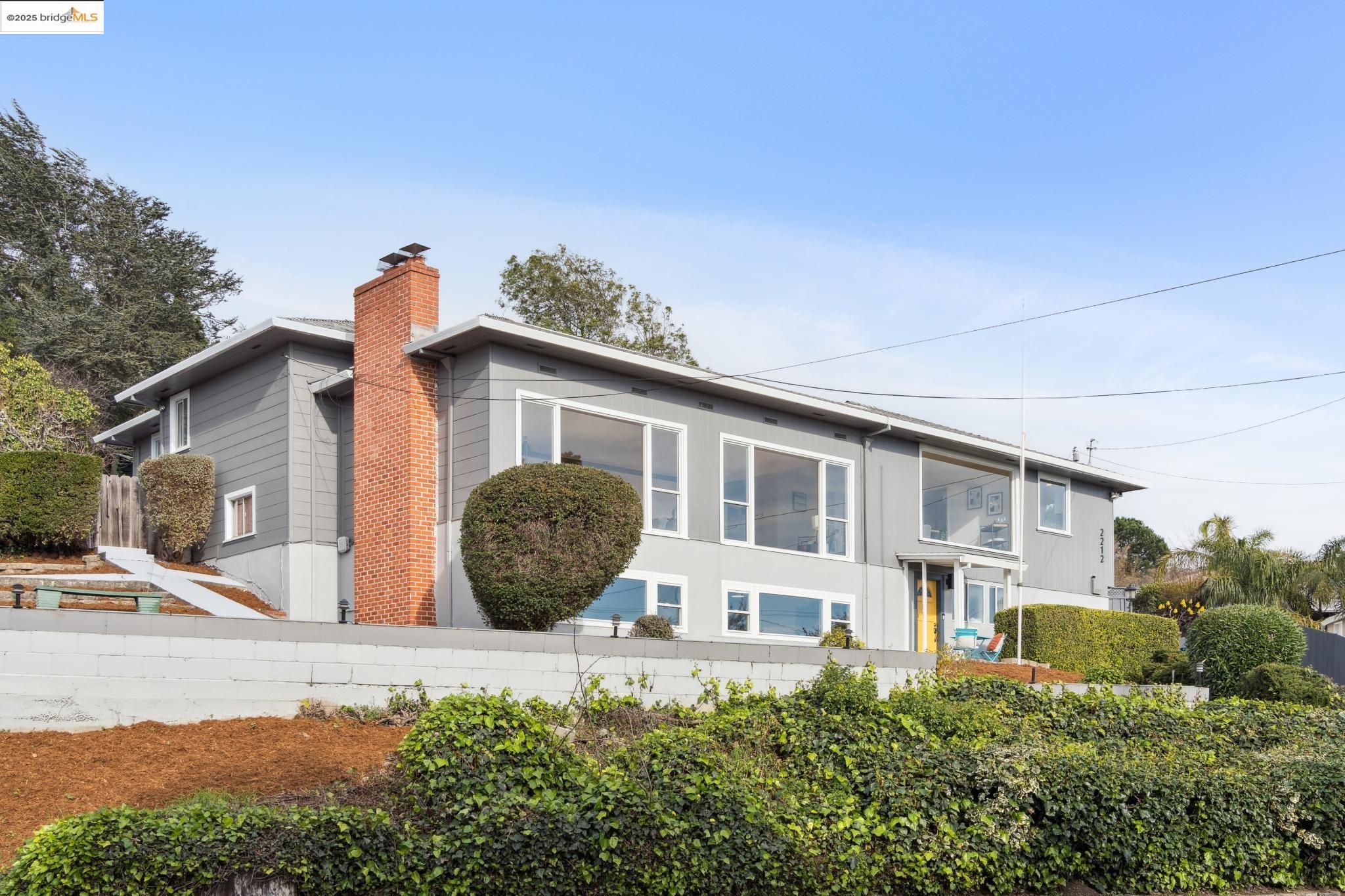 2212 Arlington Blvd