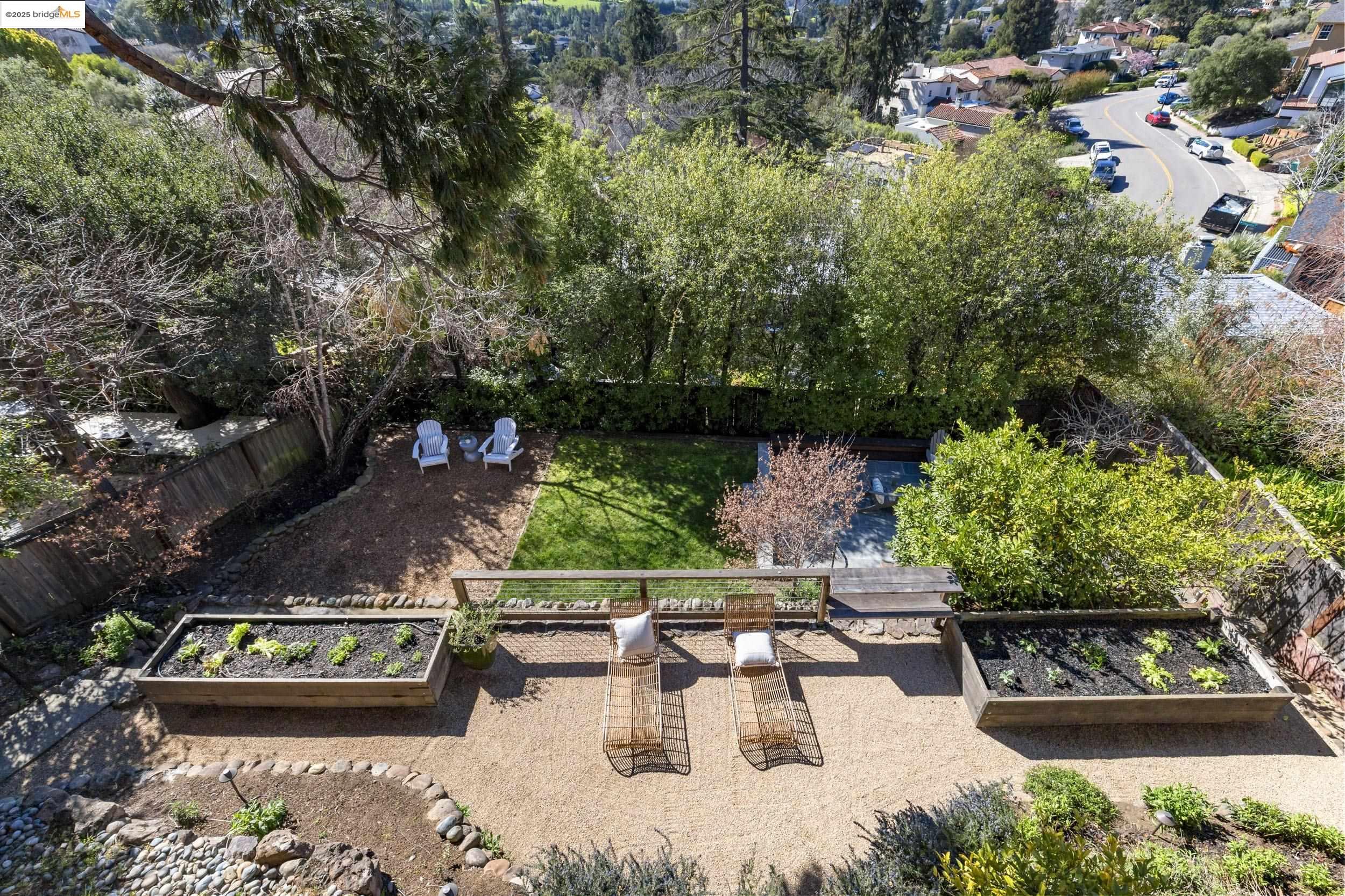 6047 Buena Vista Ave