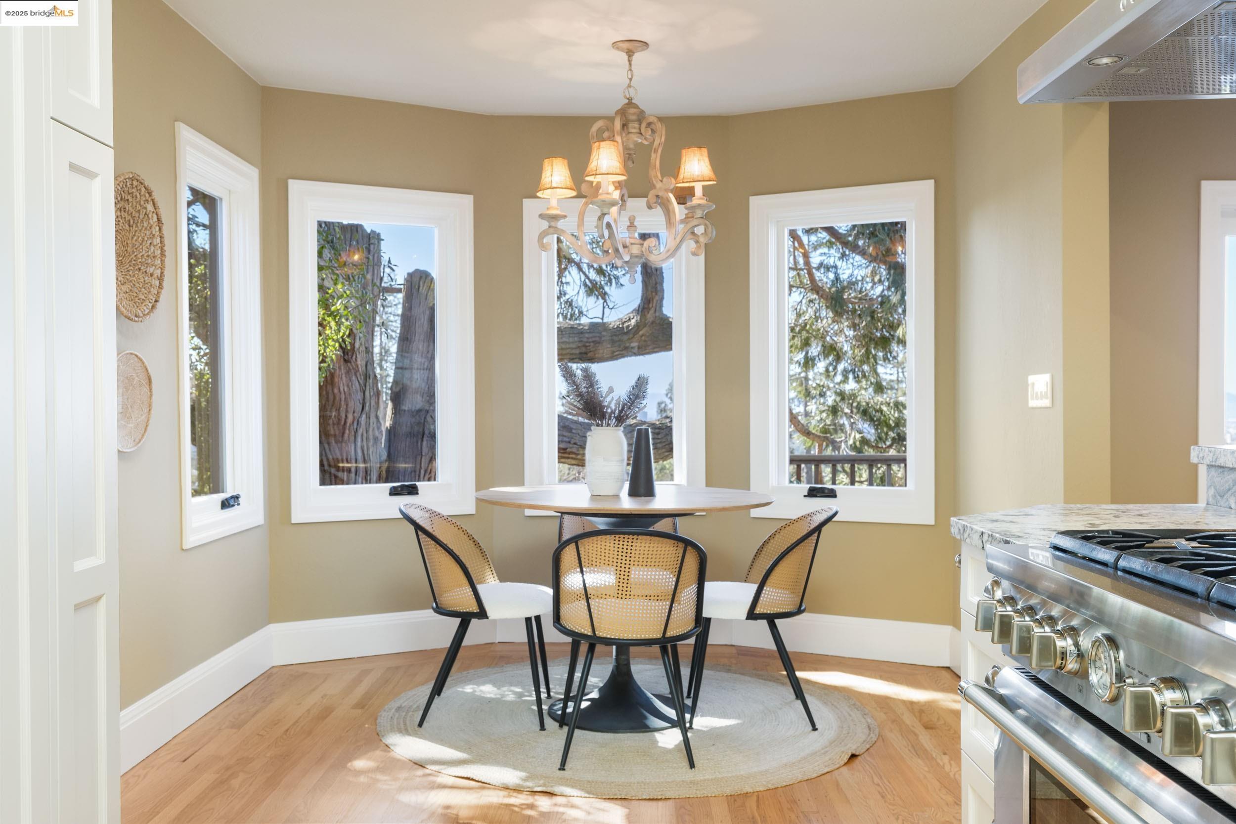 6047 Buena Vista Ave