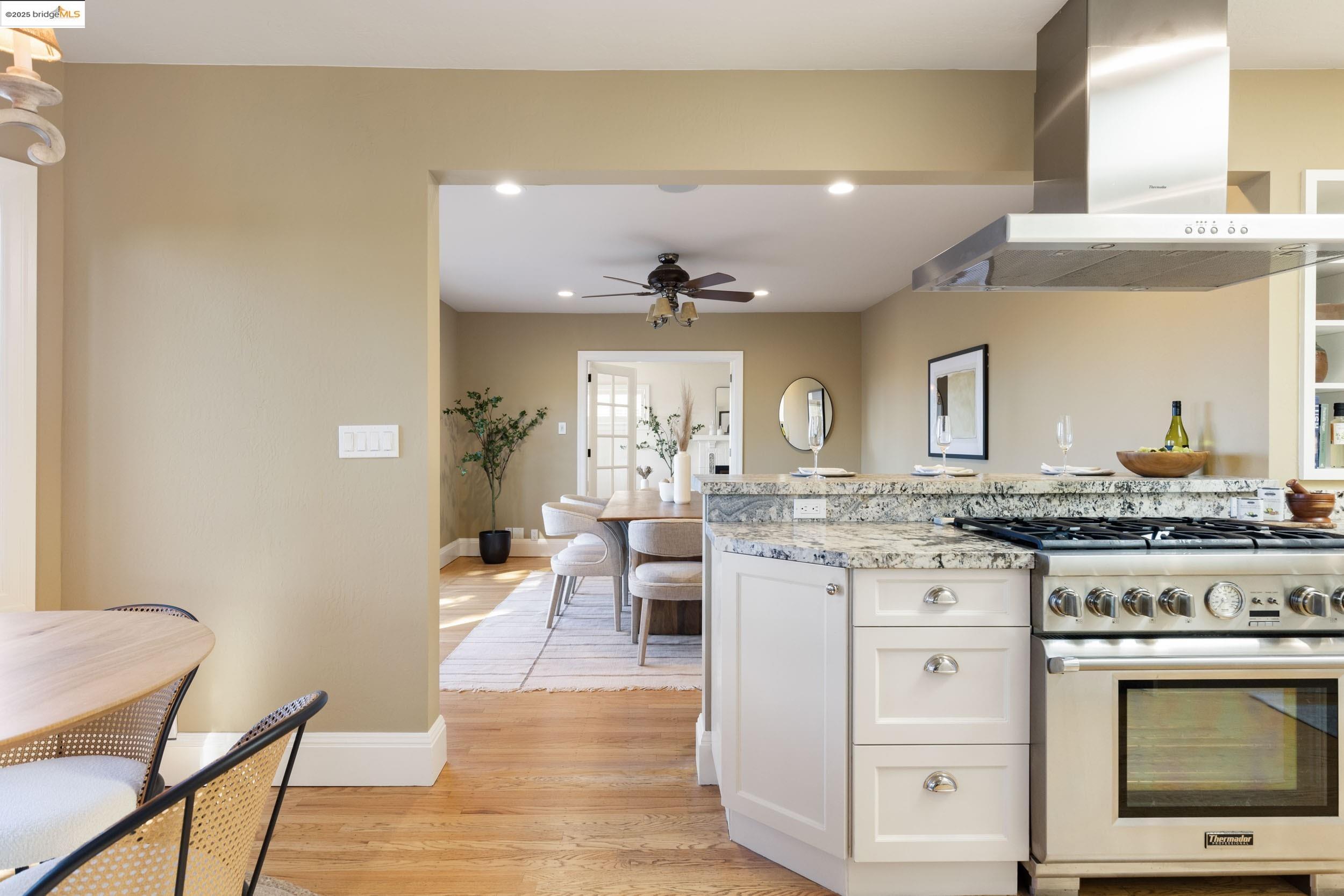 6047 Buena Vista Ave