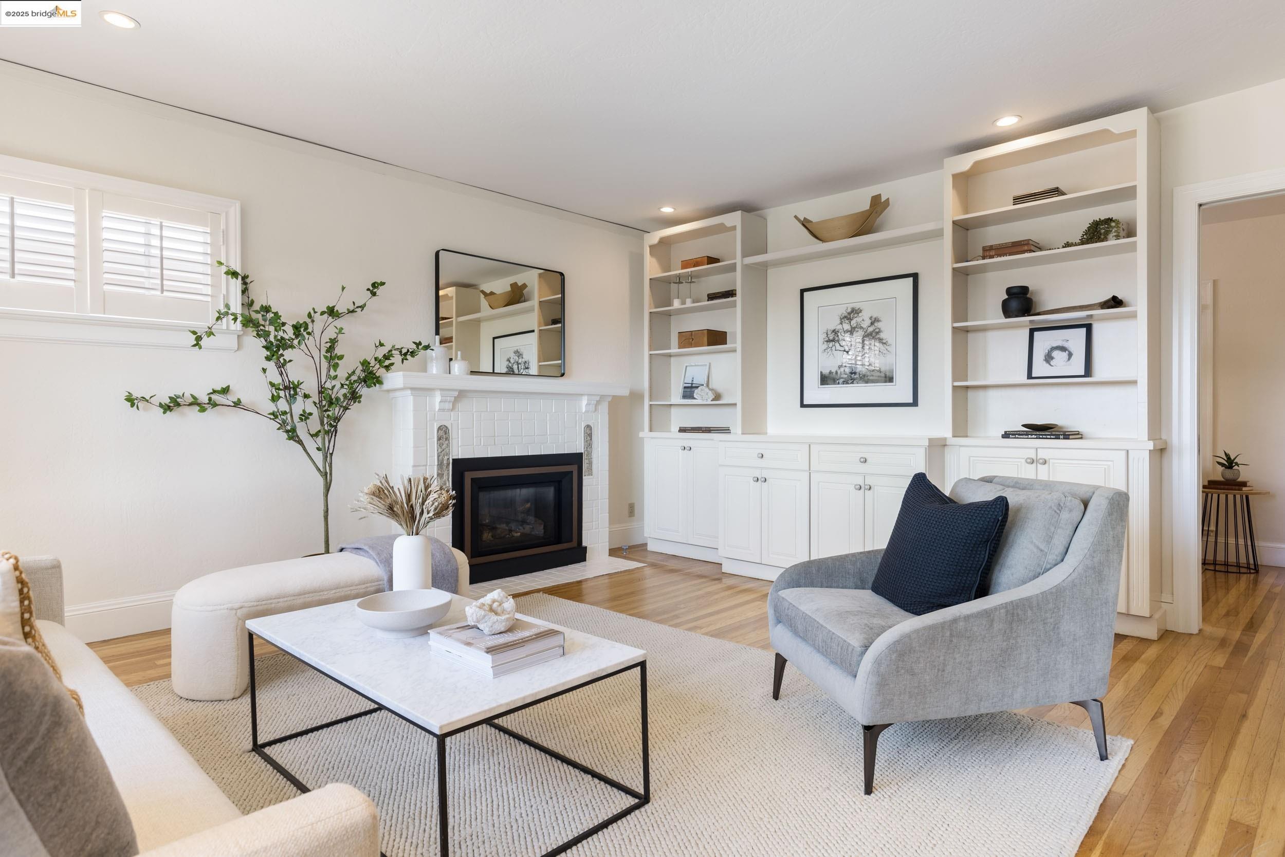 6047 Buena Vista Ave