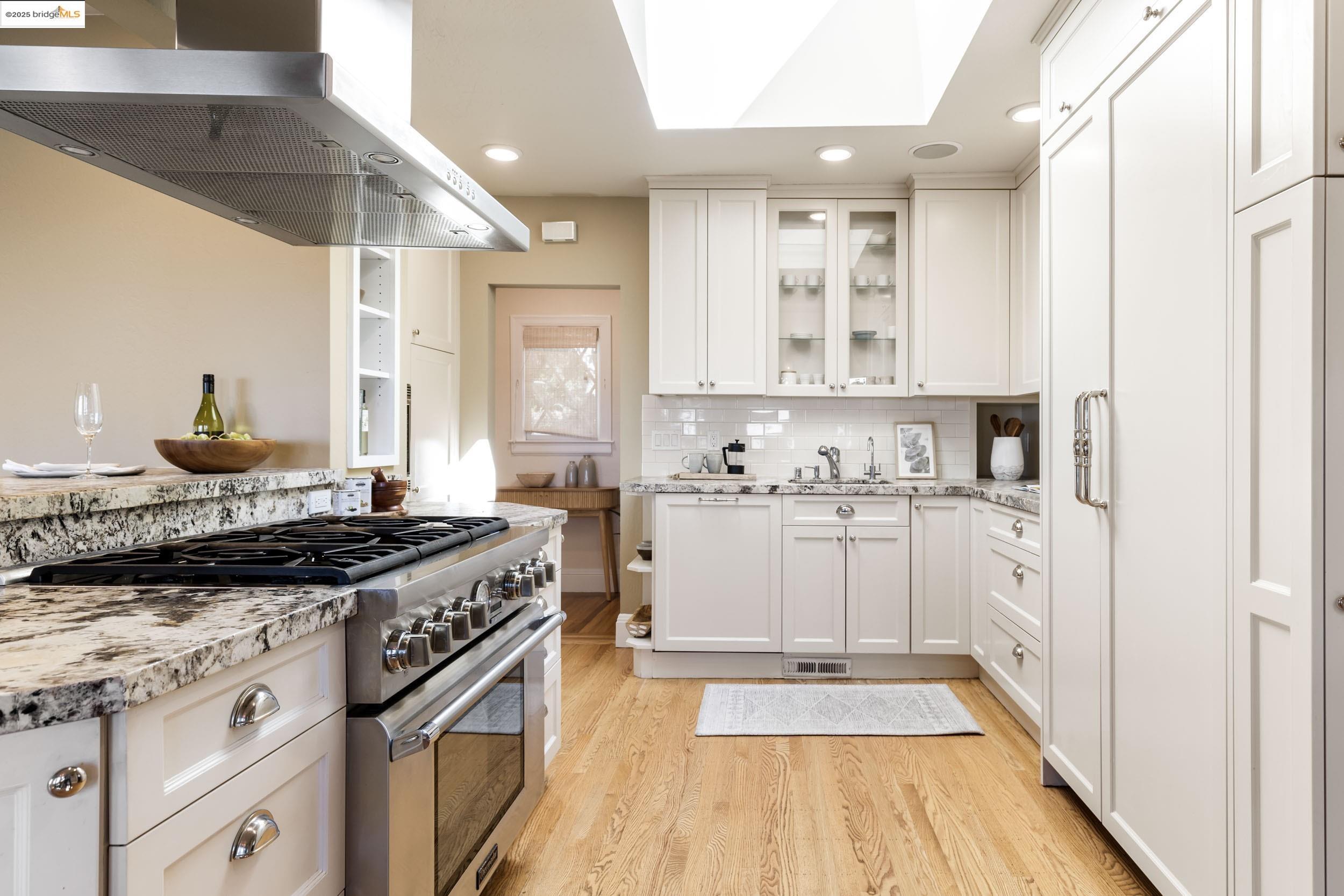 6047 Buena Vista Ave