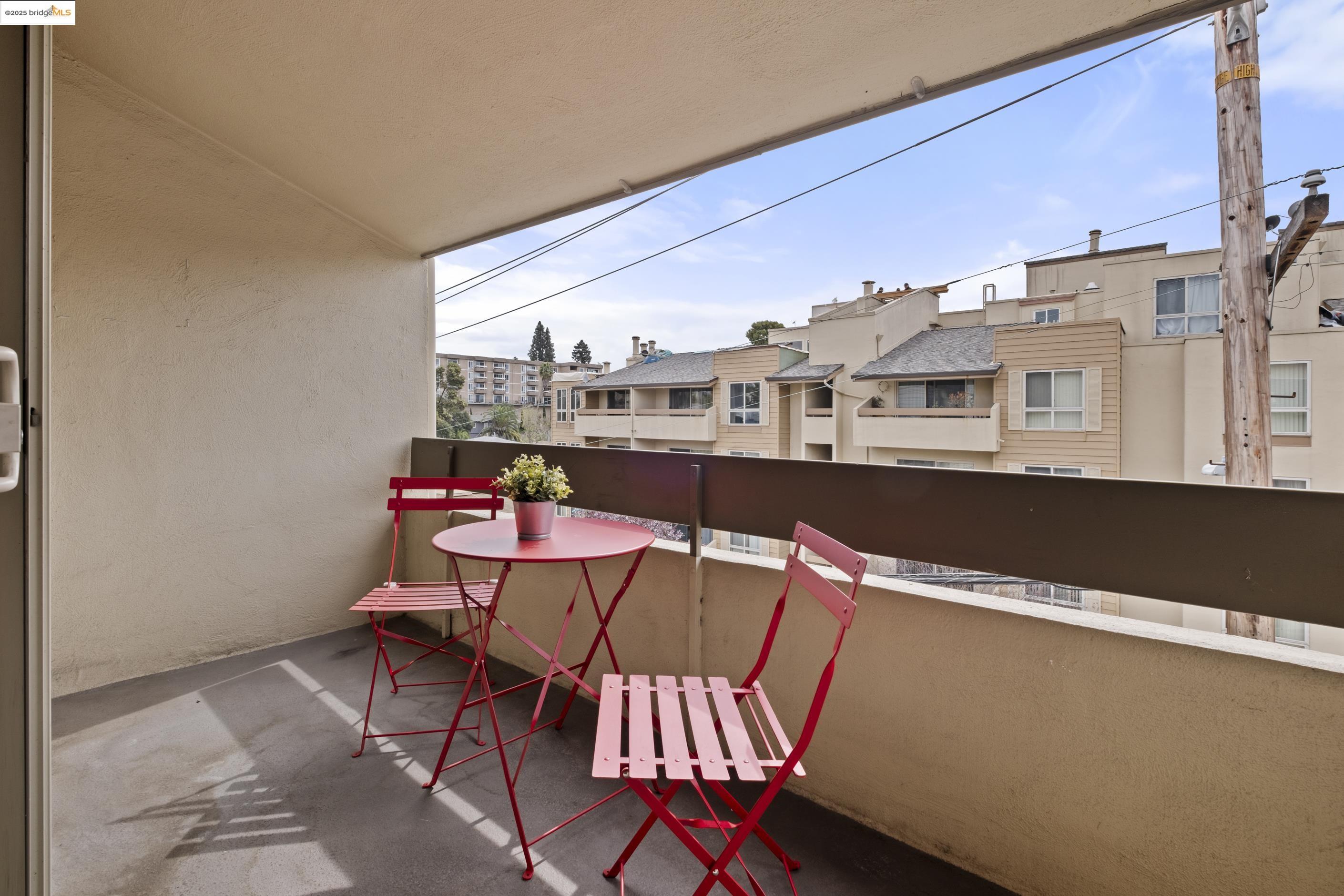 66 Fairmount Ave # 303