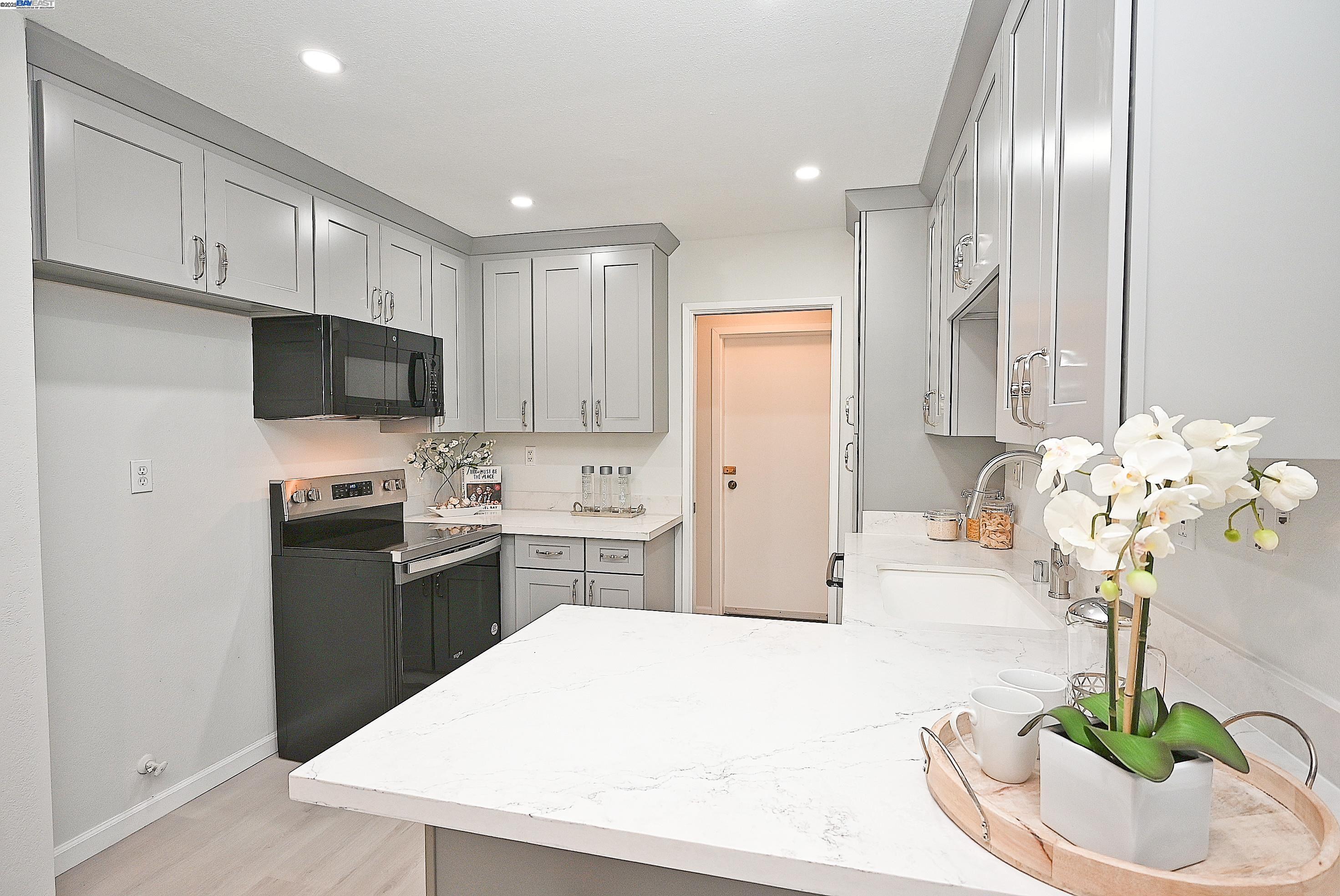 31011 Everett Ct # 9