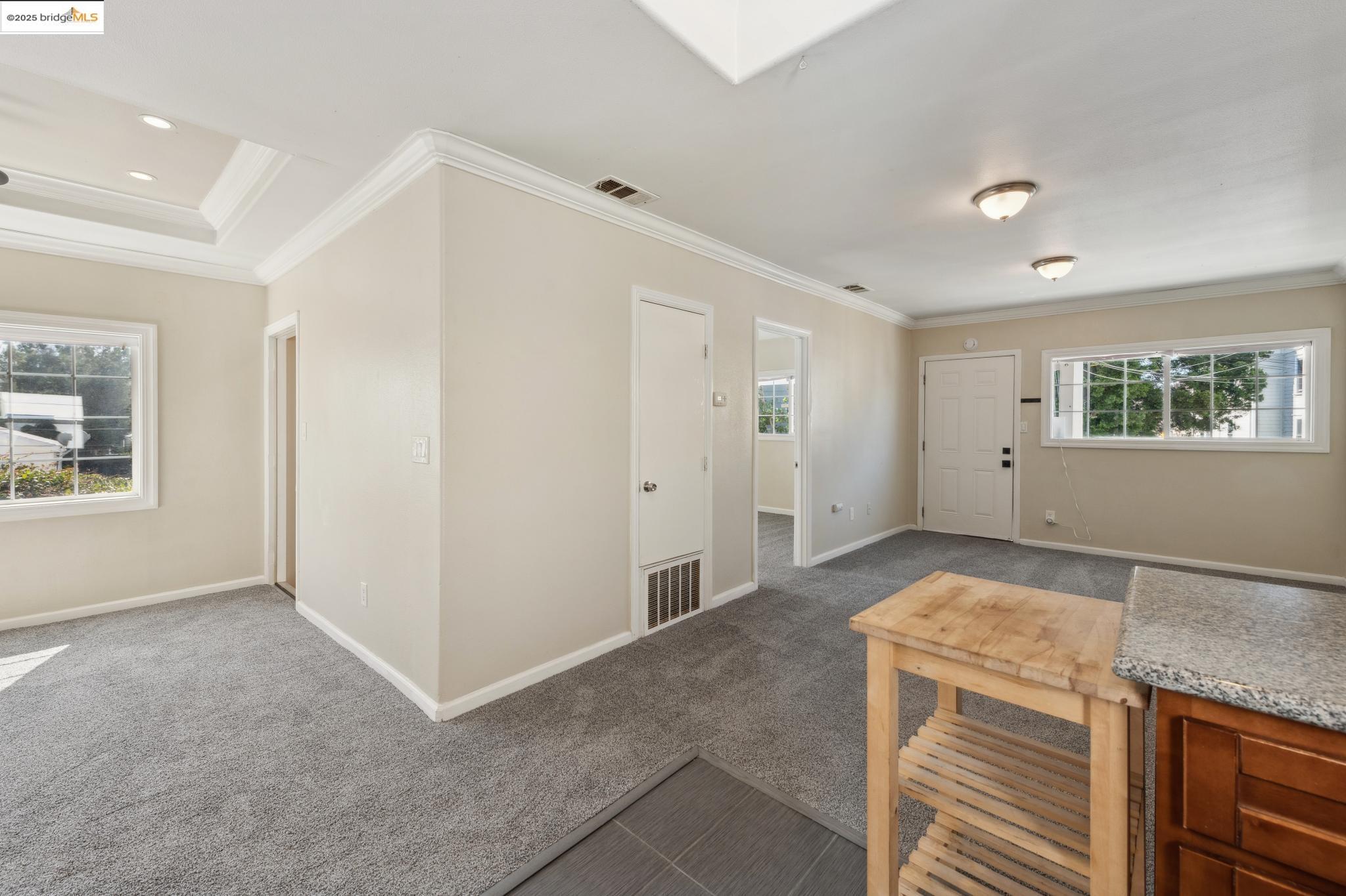 822 Henry St