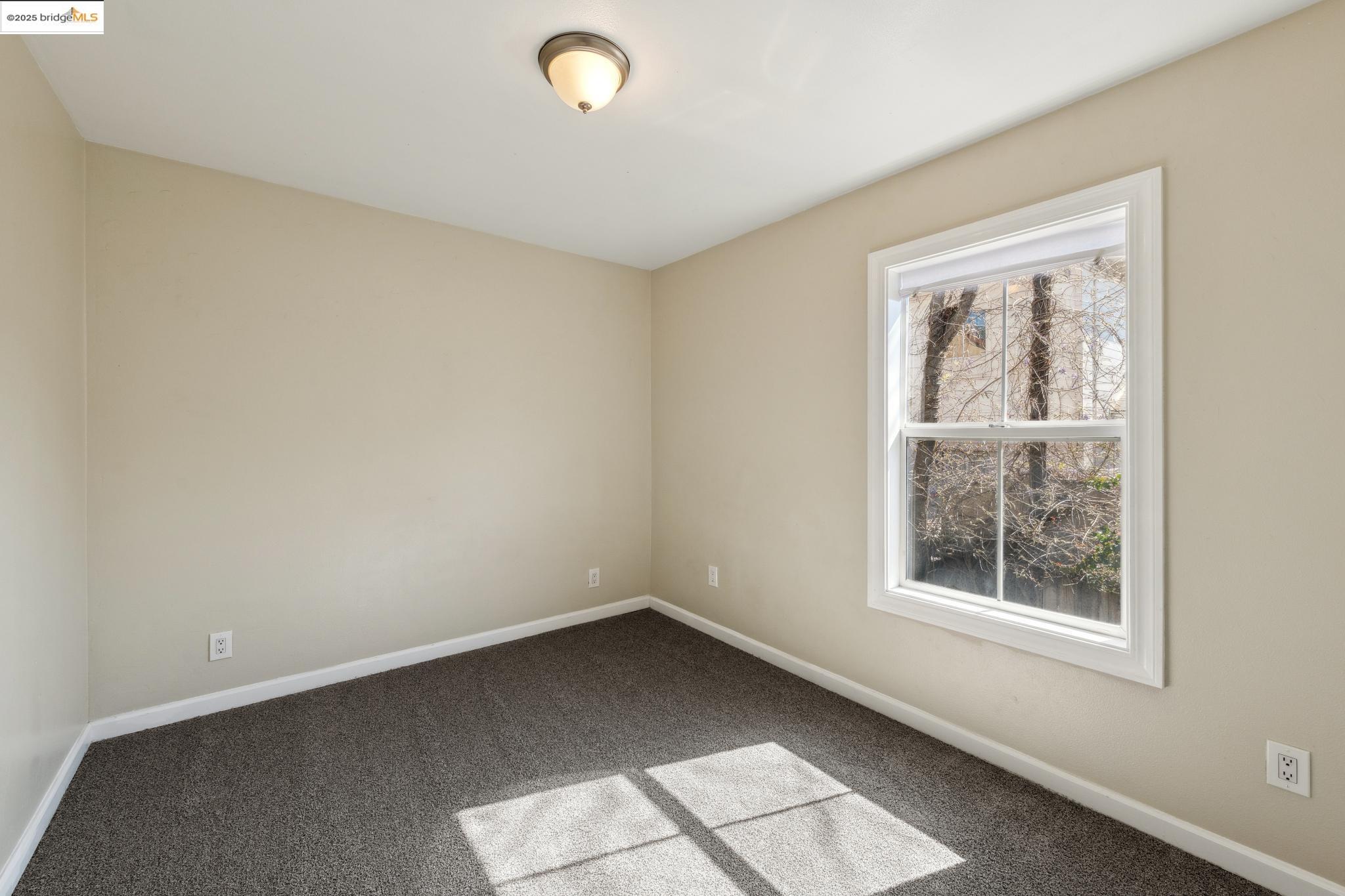 822 Henry St