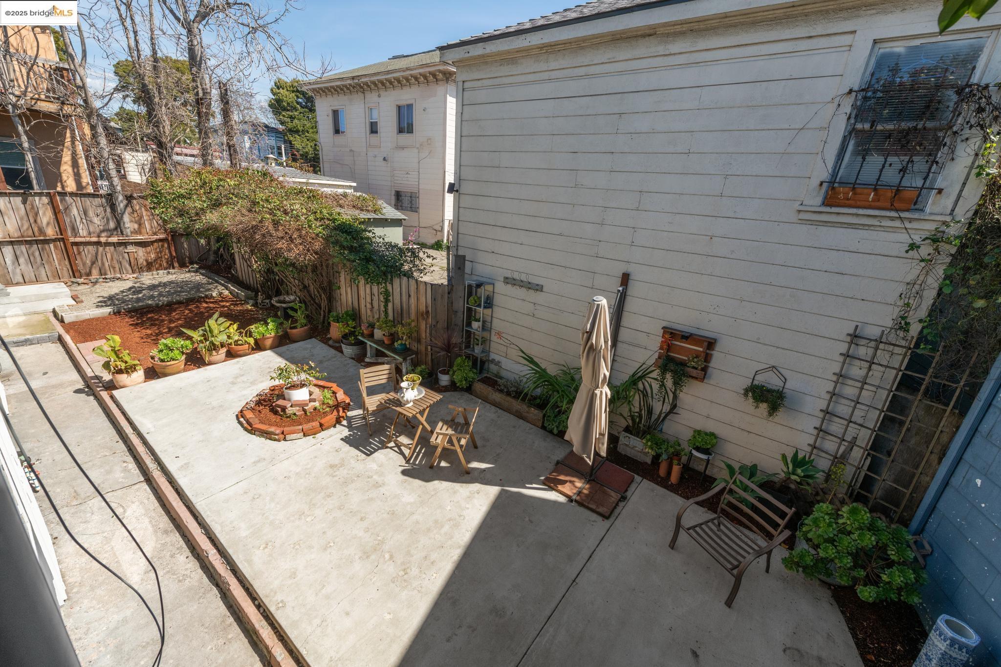 822 Henry St