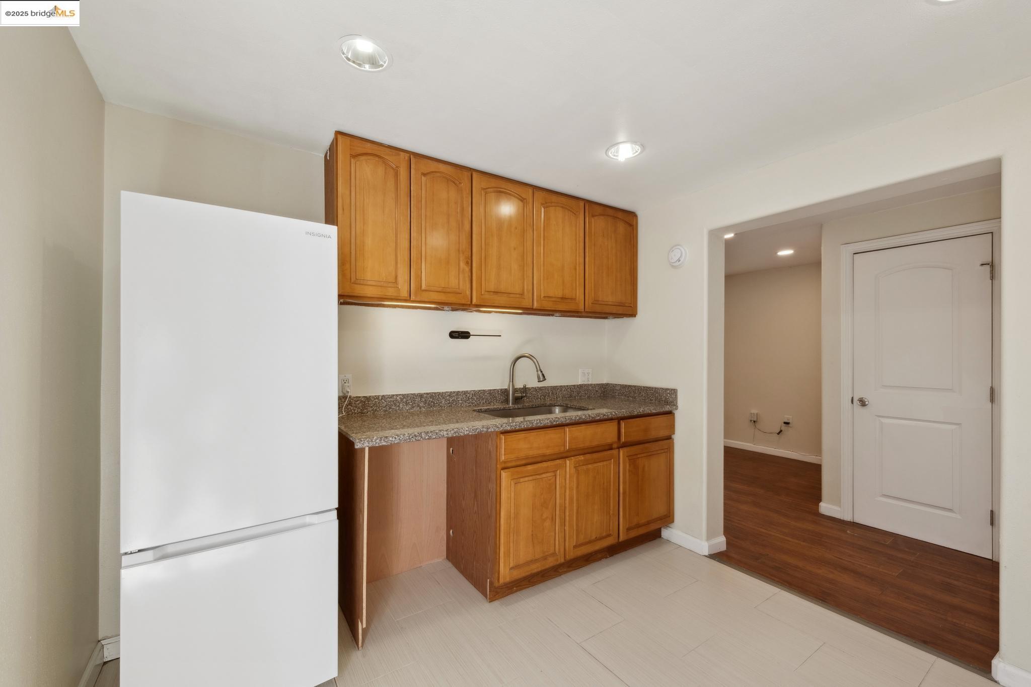 822 Henry St