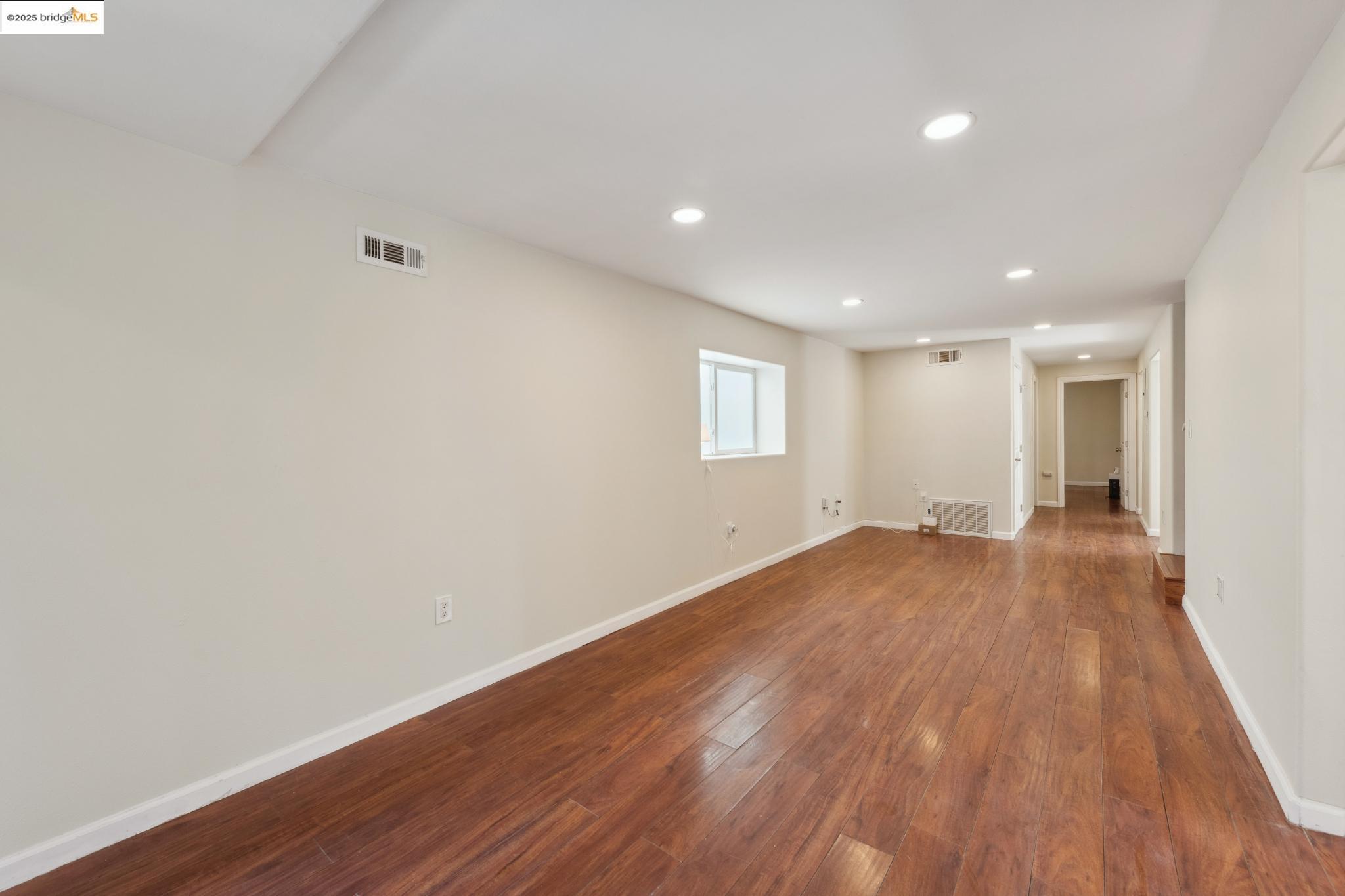 822 Henry St