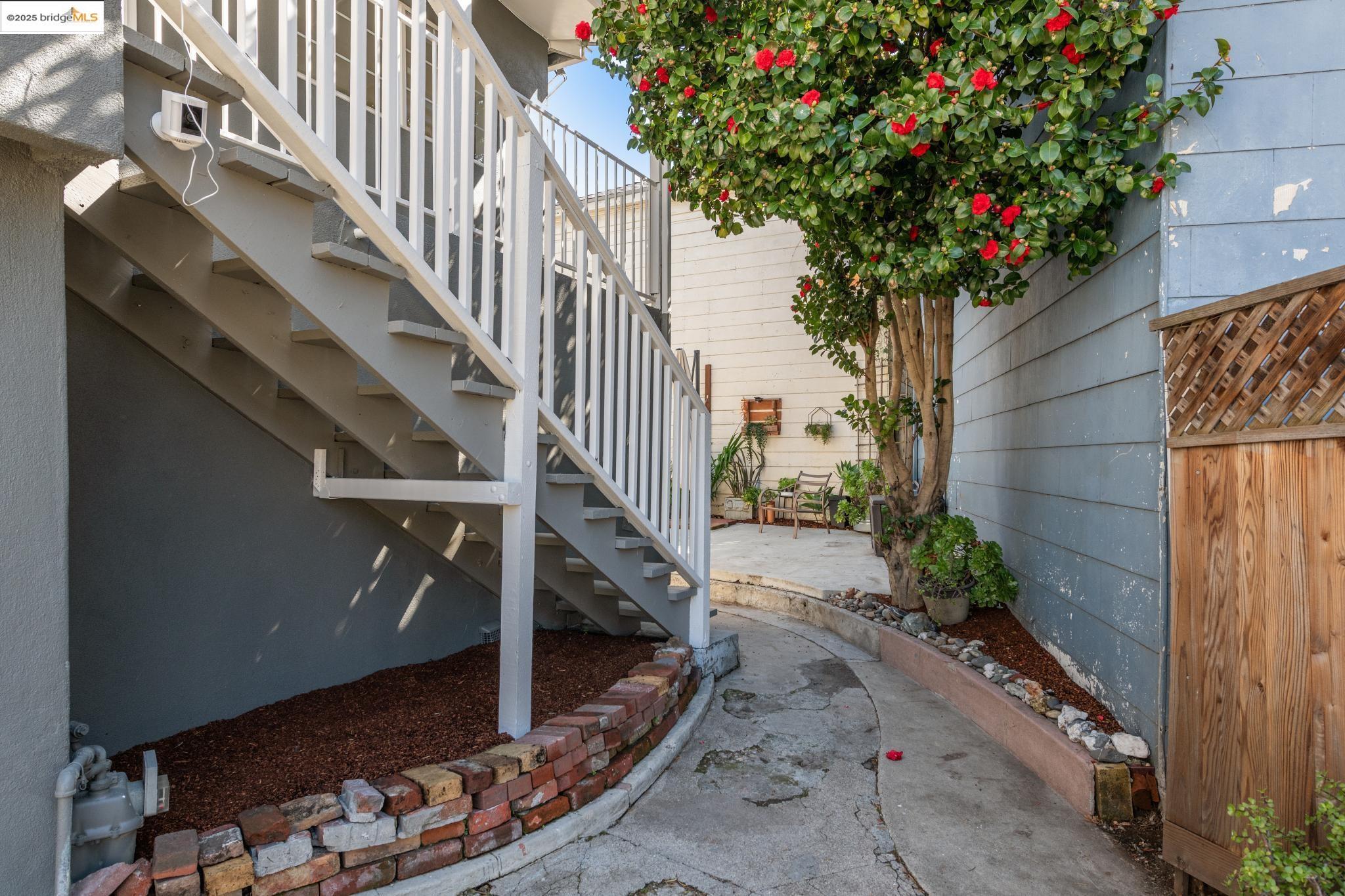822 Henry St