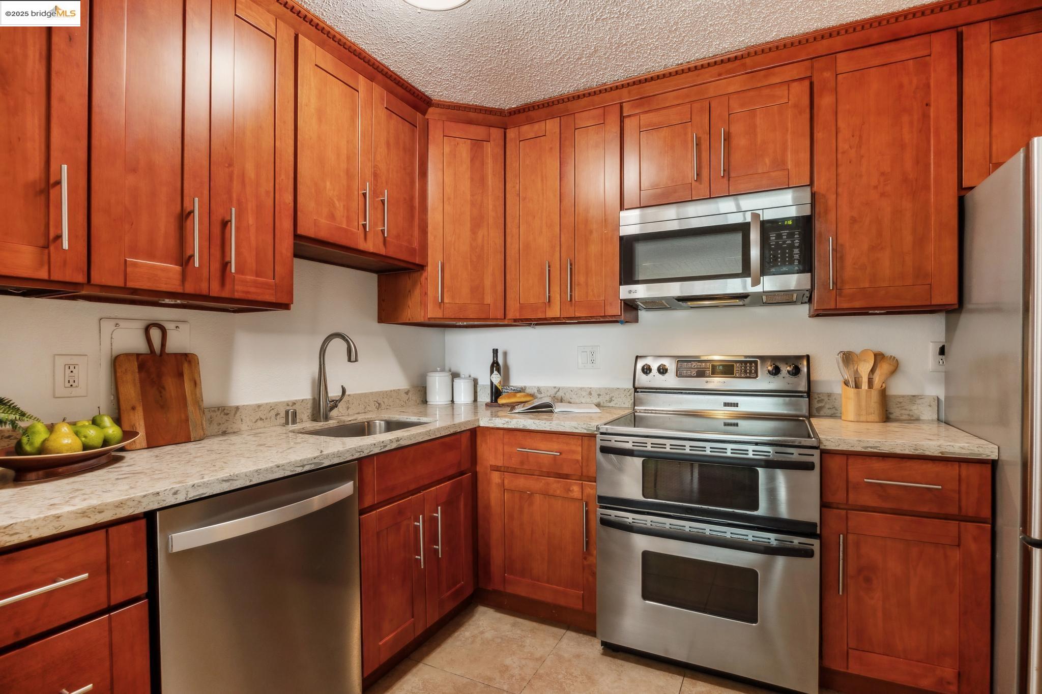 555 Pierce St # 724C