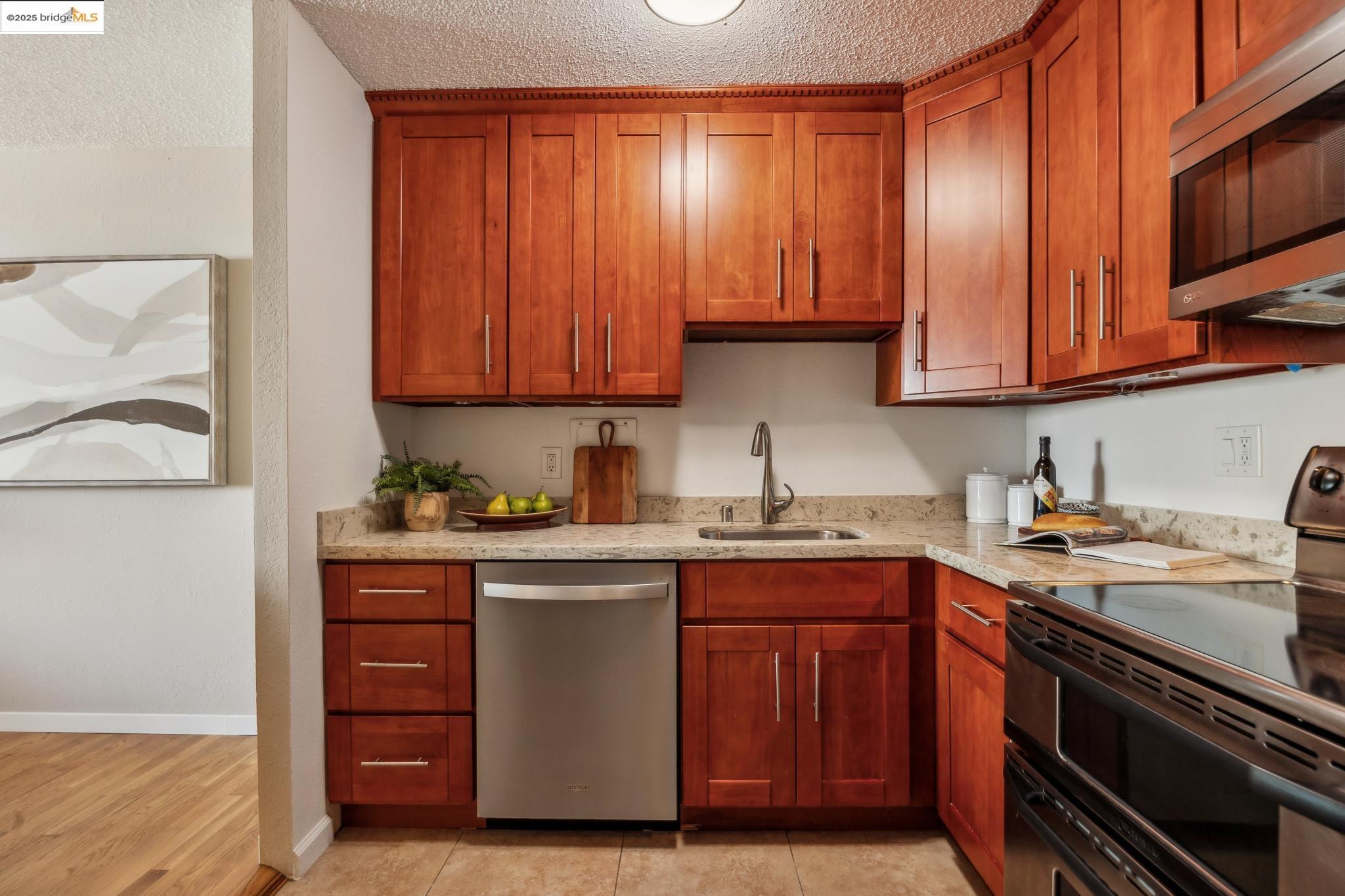 555 Pierce St # 724C