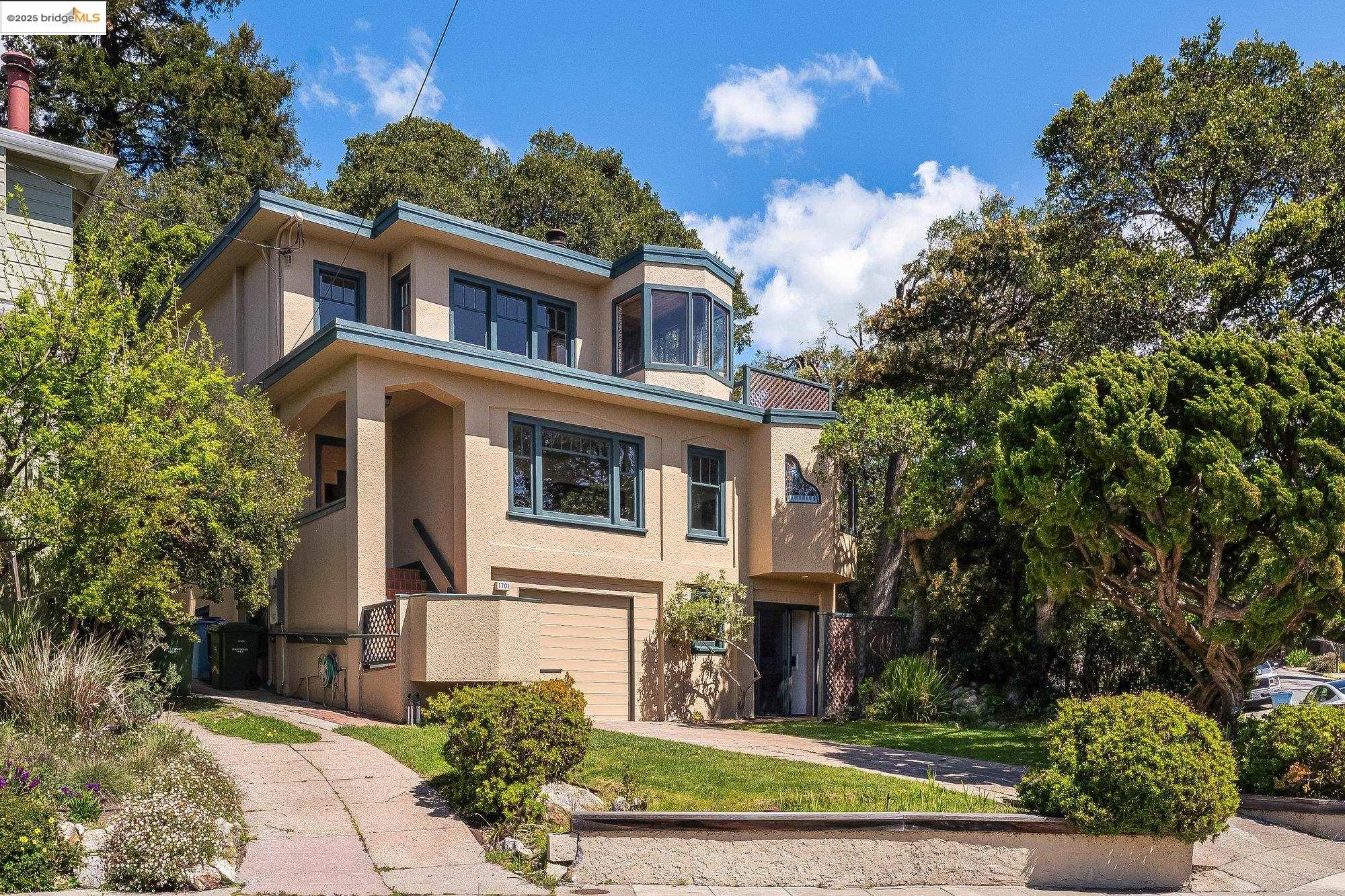 1701 Portland Ave
