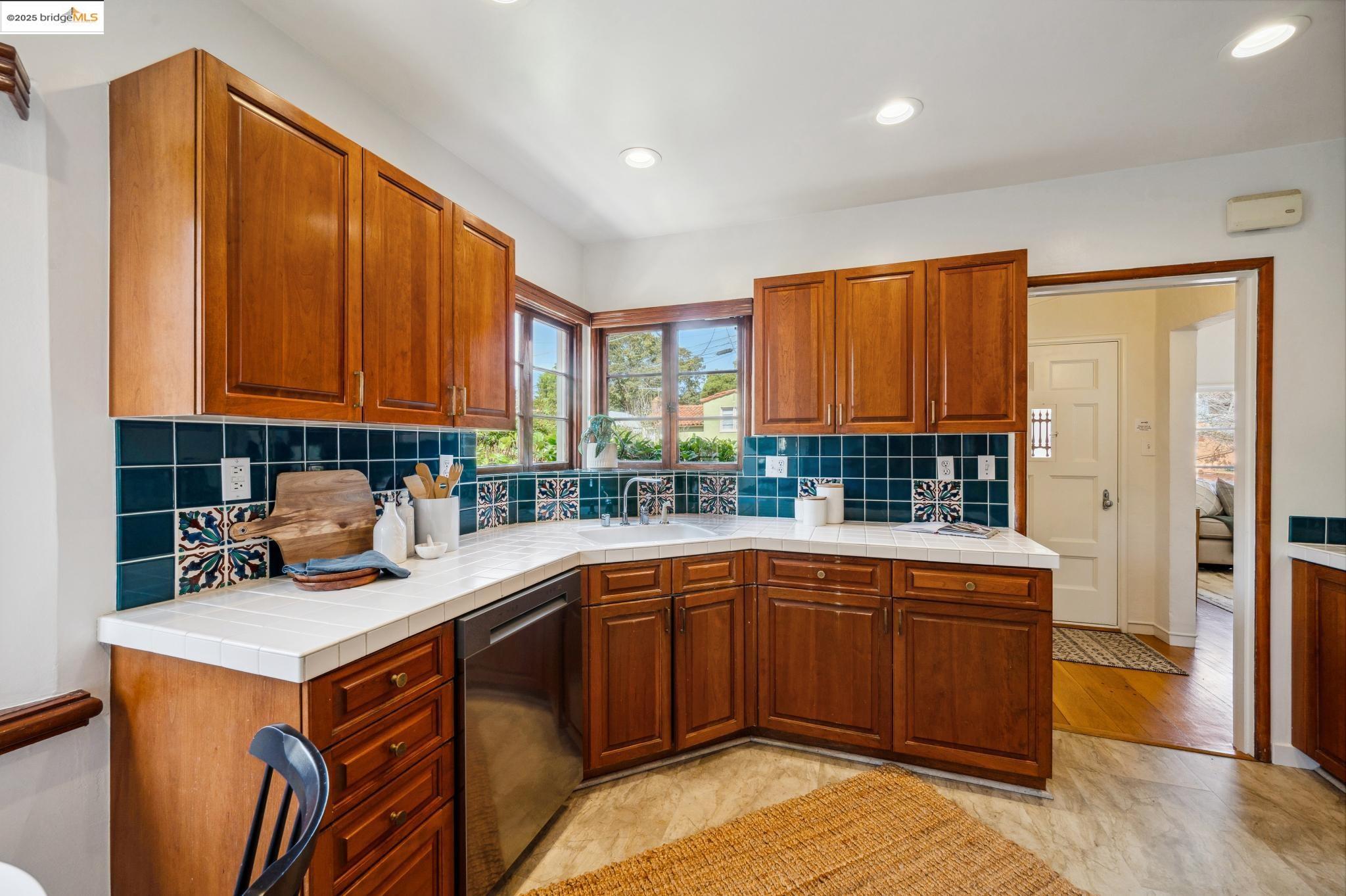 1640 Ocean View Ave.