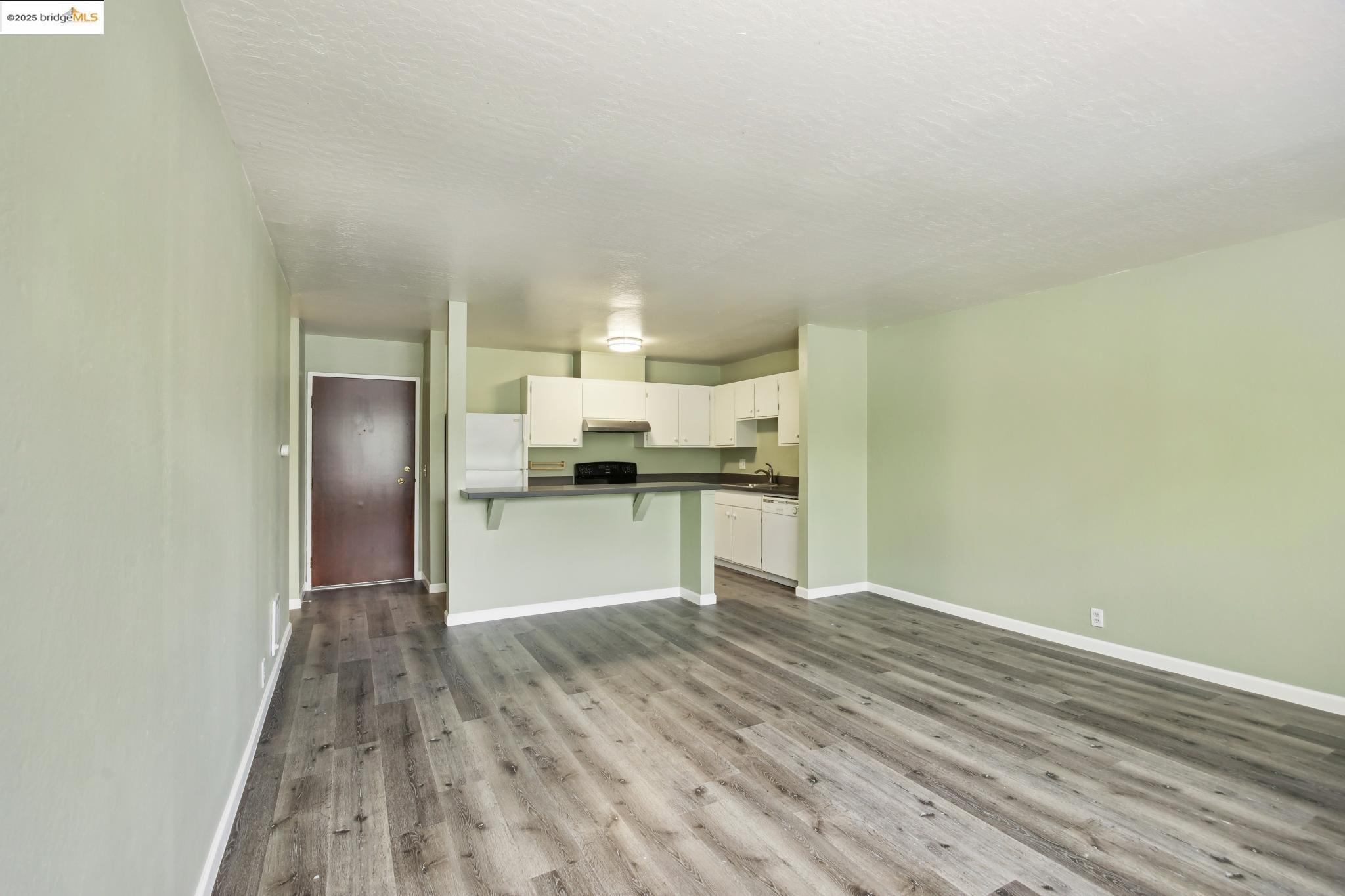 455 Crescent Street # 107