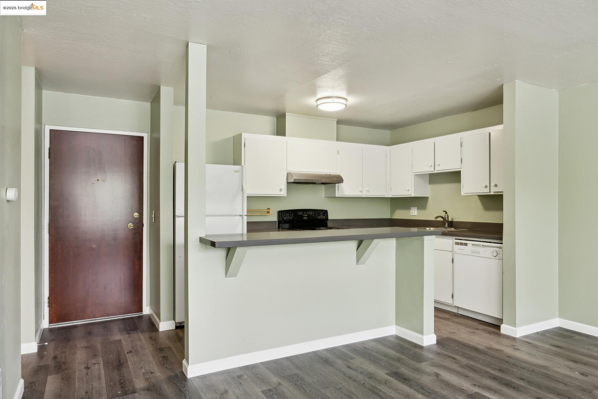 455 Crescent Street # 107