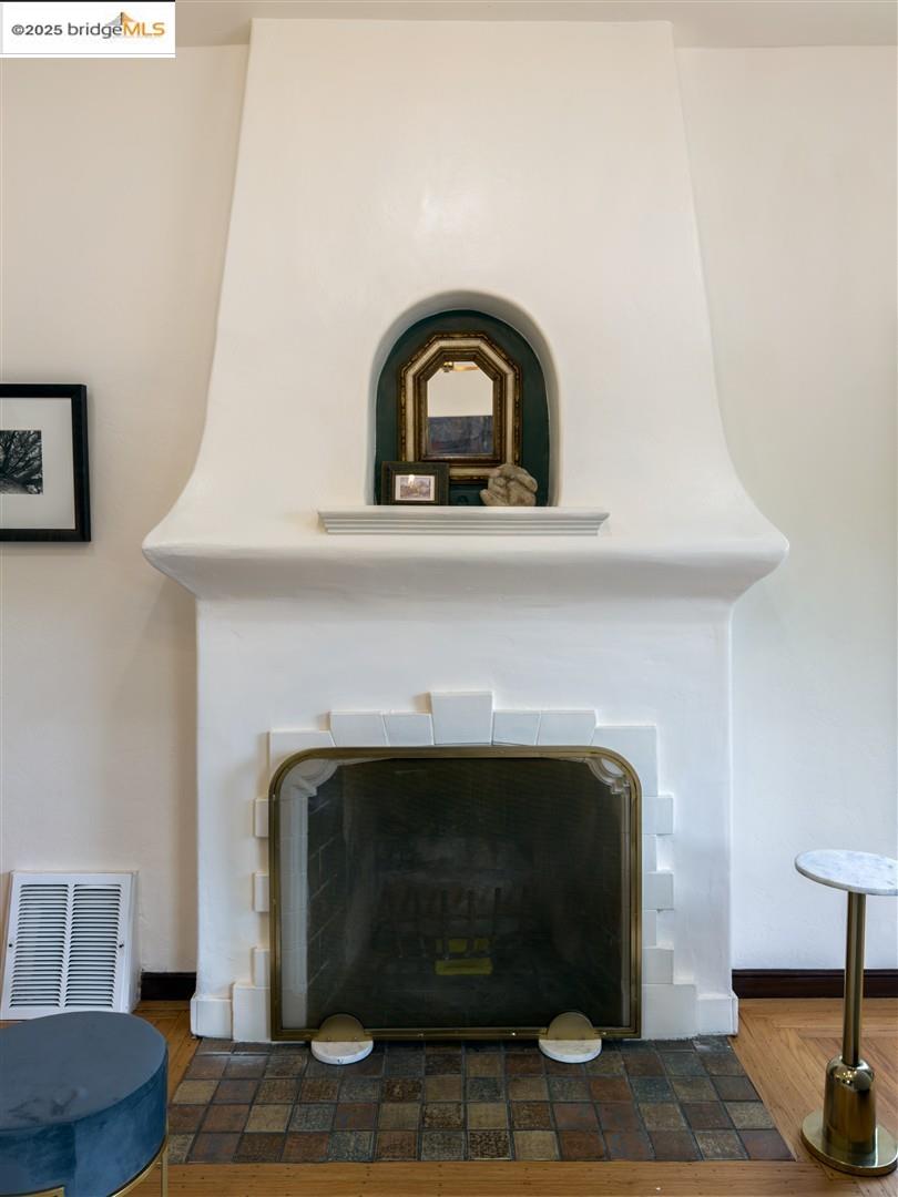 2493 Cordova St