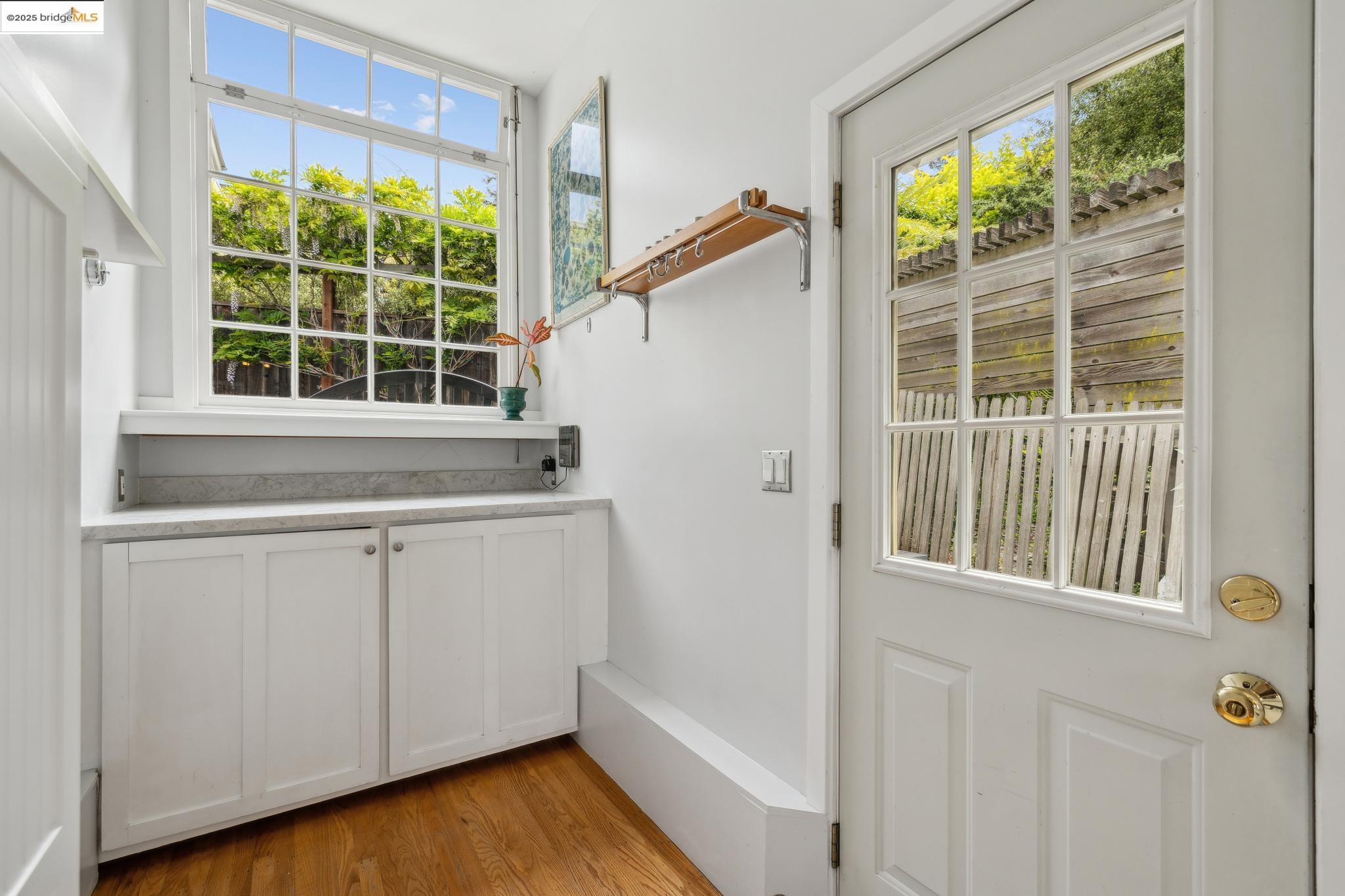 927 Santa Barbara Rd