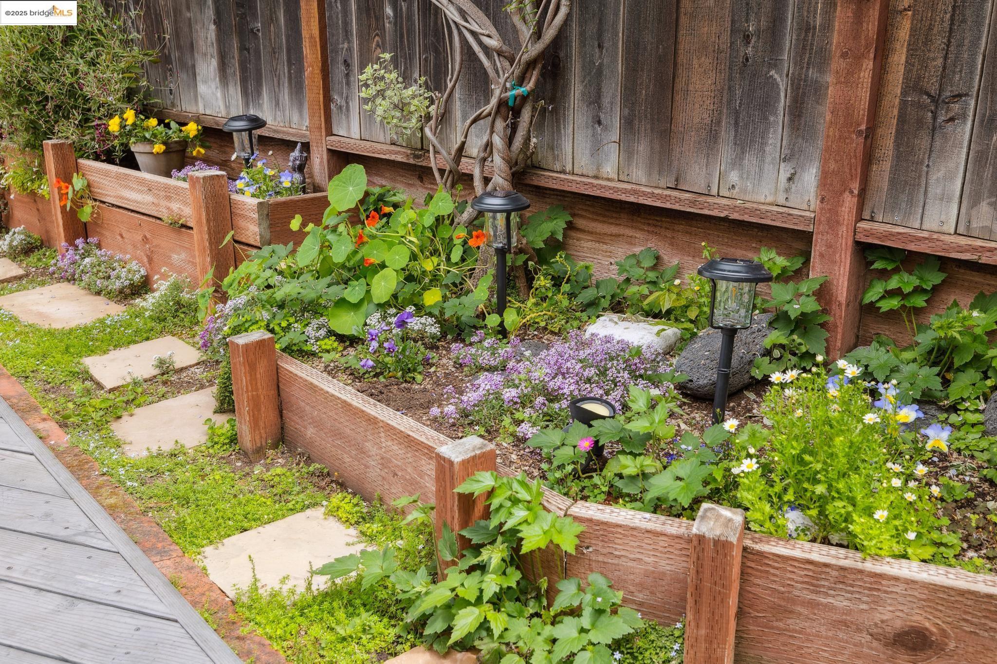 927 Santa Barbara Rd