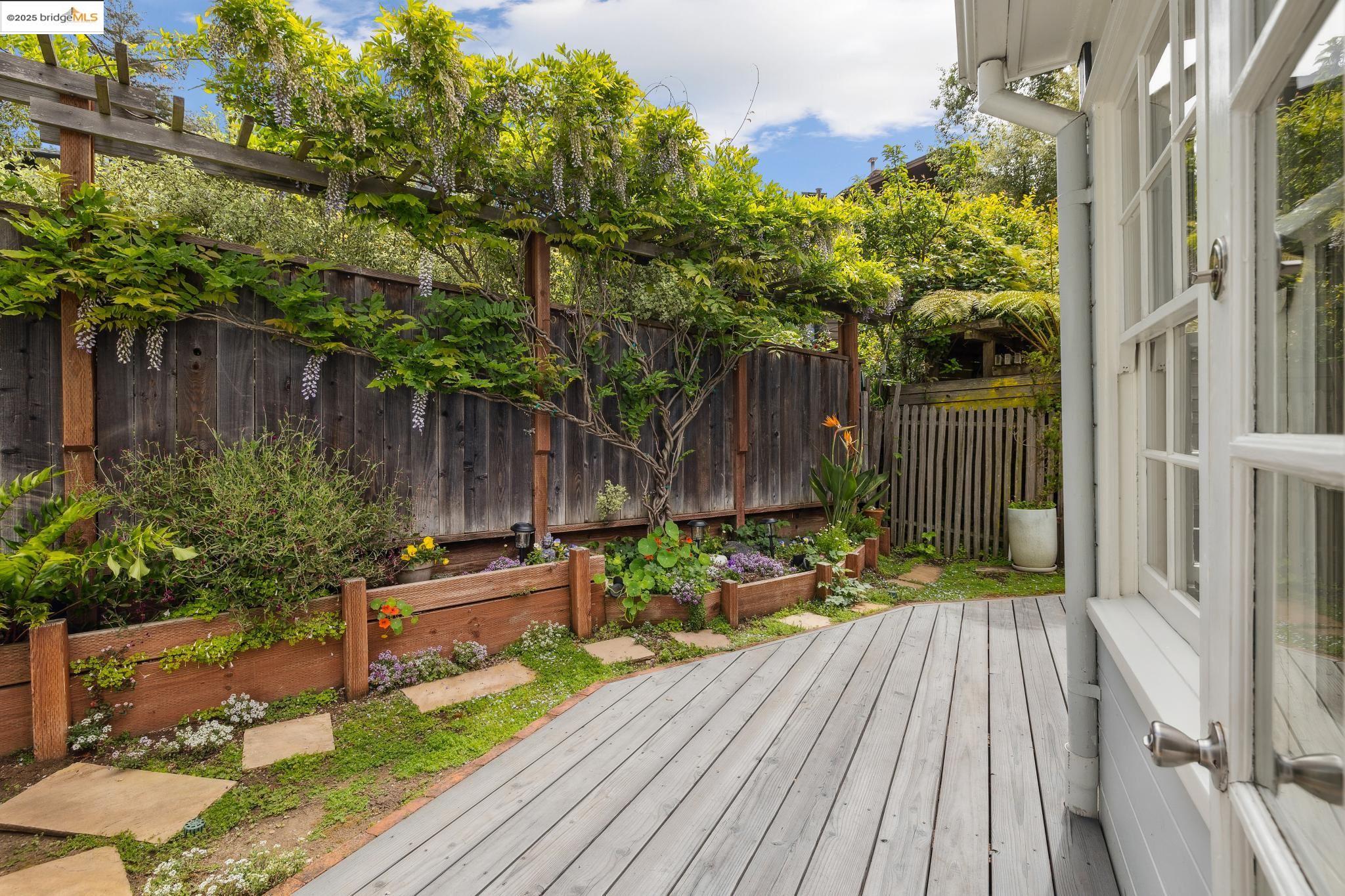 927 Santa Barbara Rd