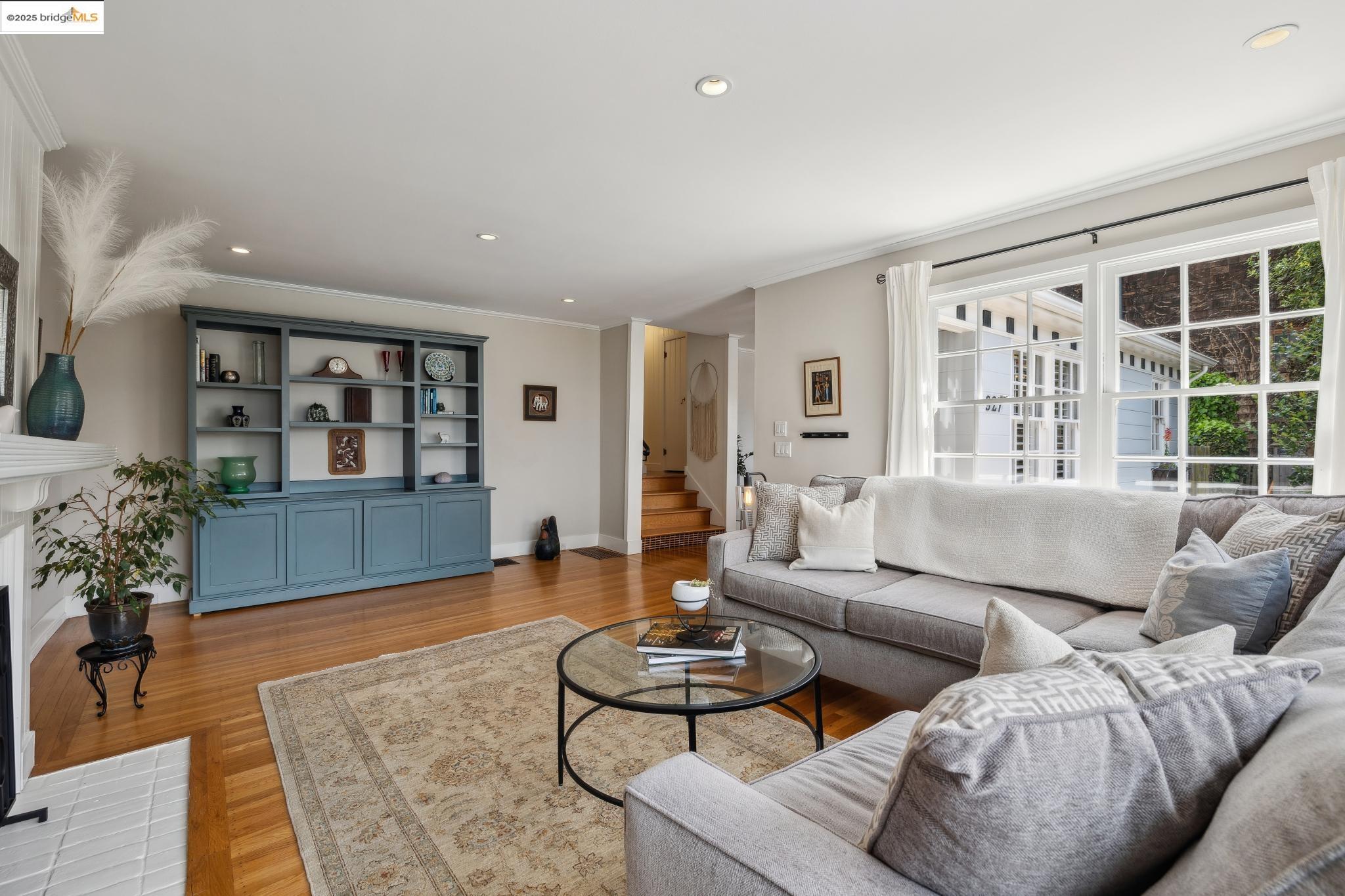 927 Santa Barbara Rd