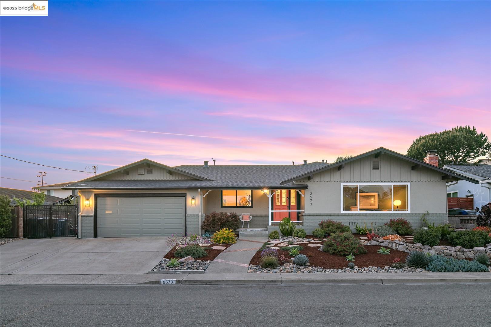 2573 Lakeview Dr