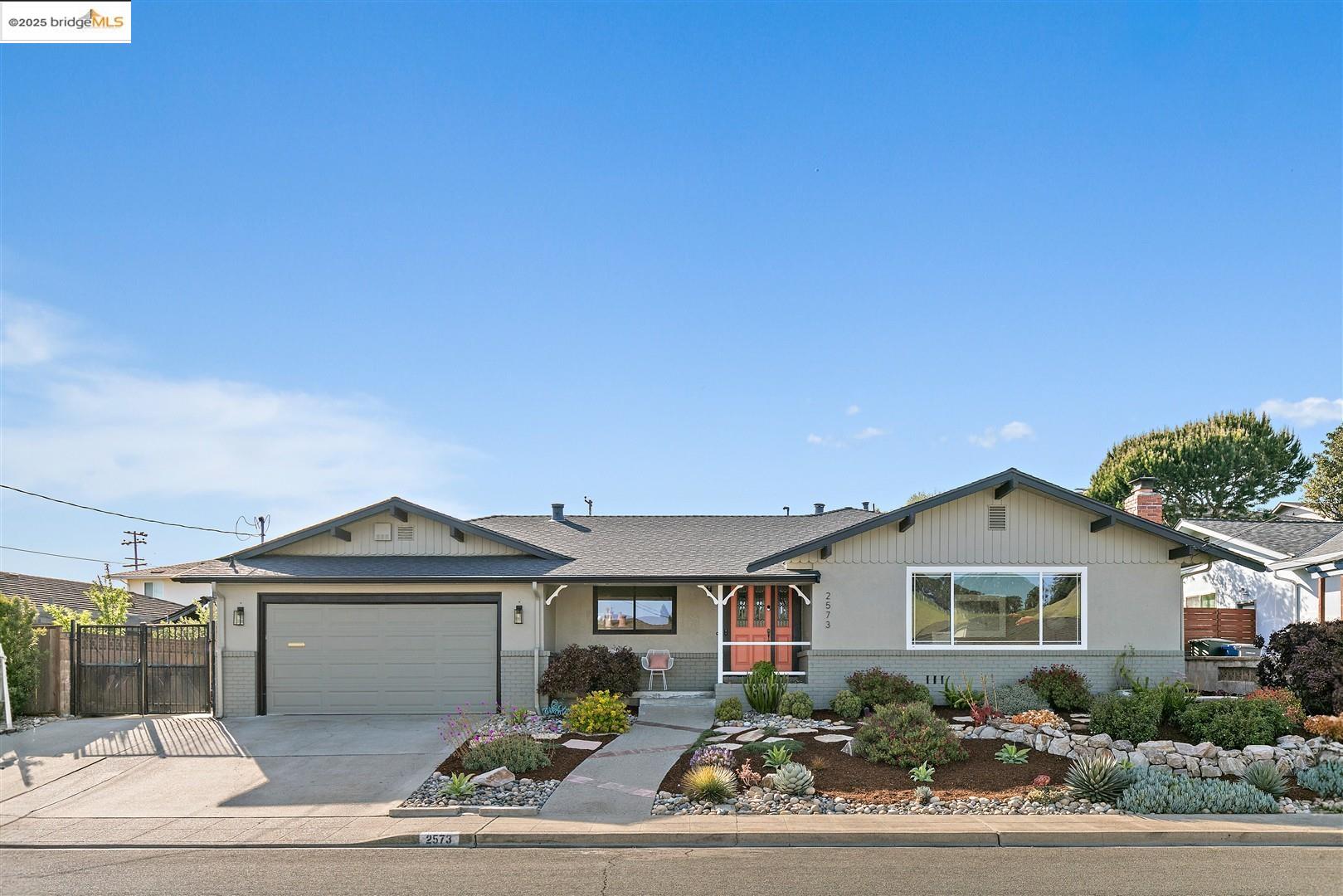 2573 Lakeview Dr