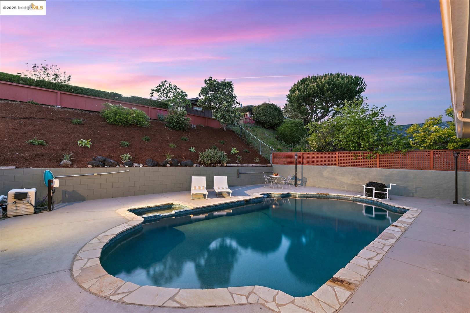 2573 Lakeview Dr