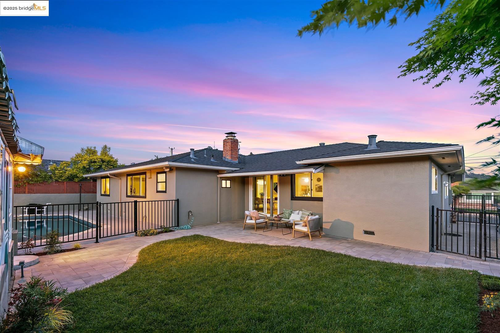 2573 Lakeview Dr