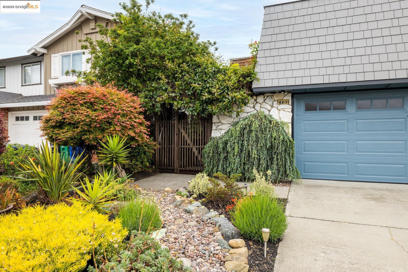 2702 Bayview Dr
