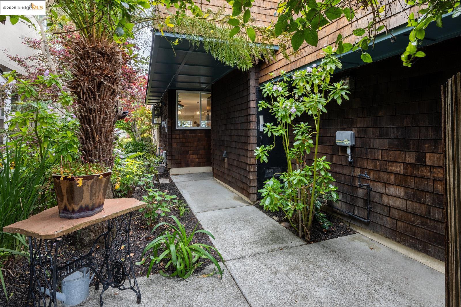 2702 Bayview Dr