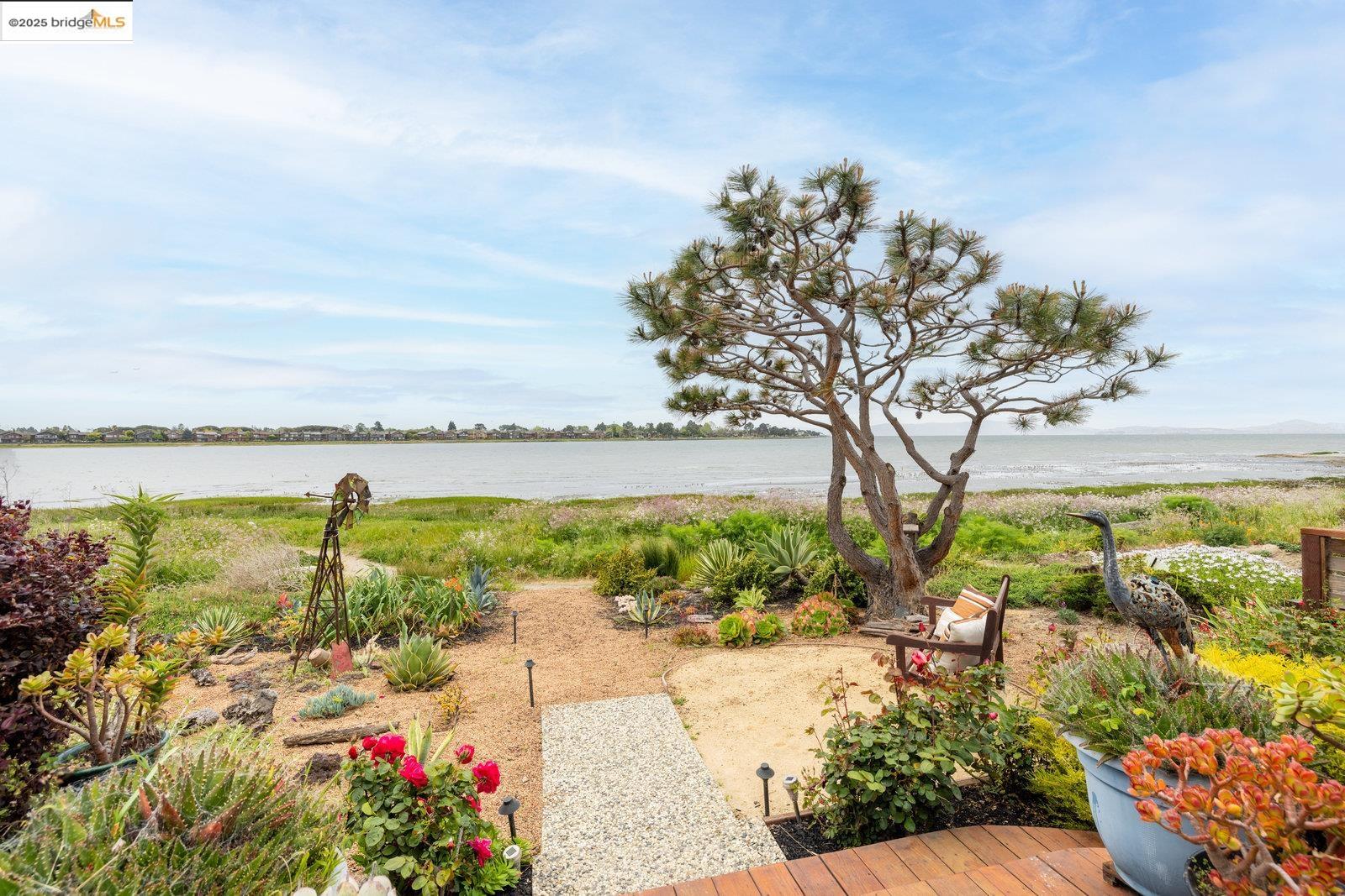 2702 Bayview Dr